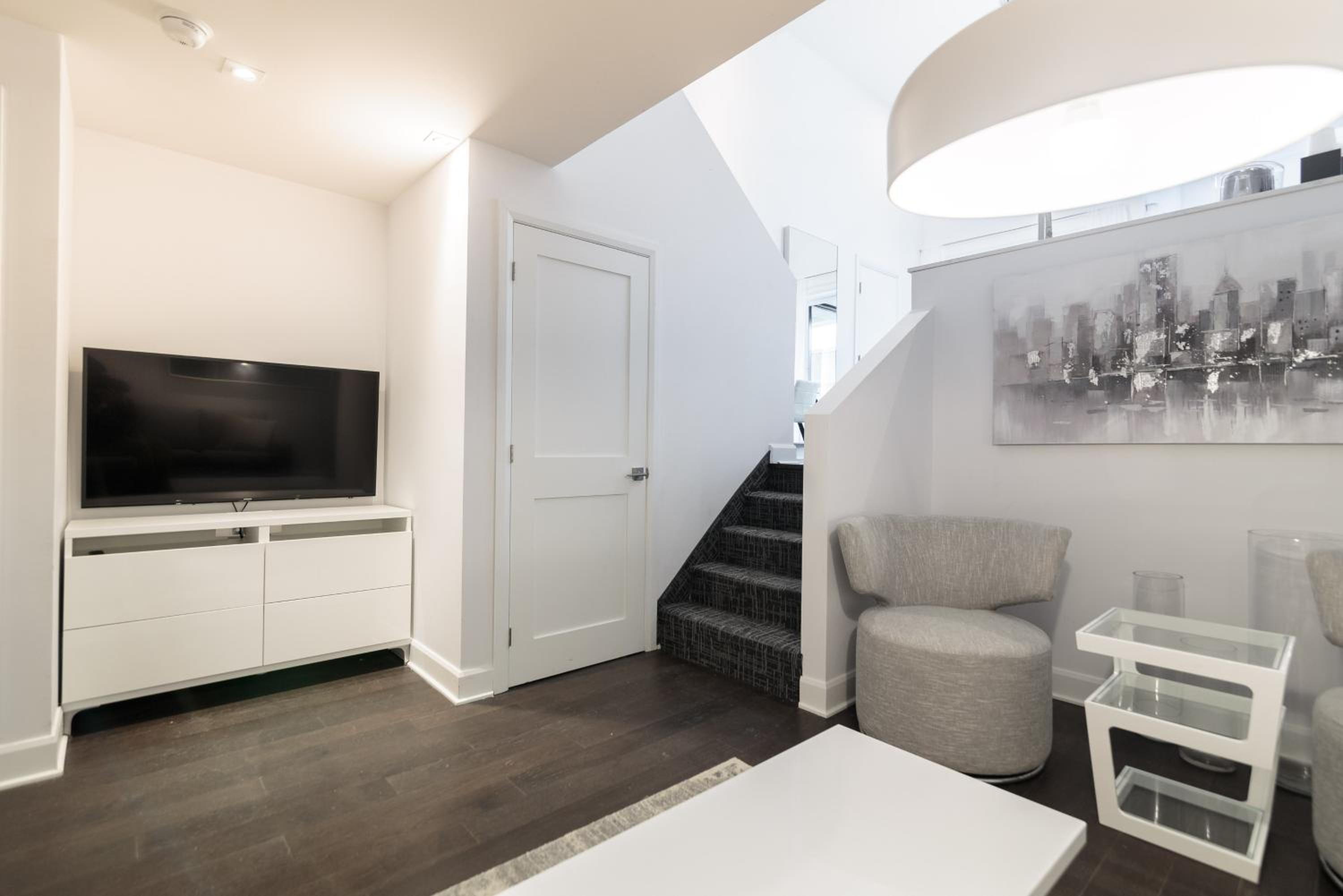 Split Level Apartment 102