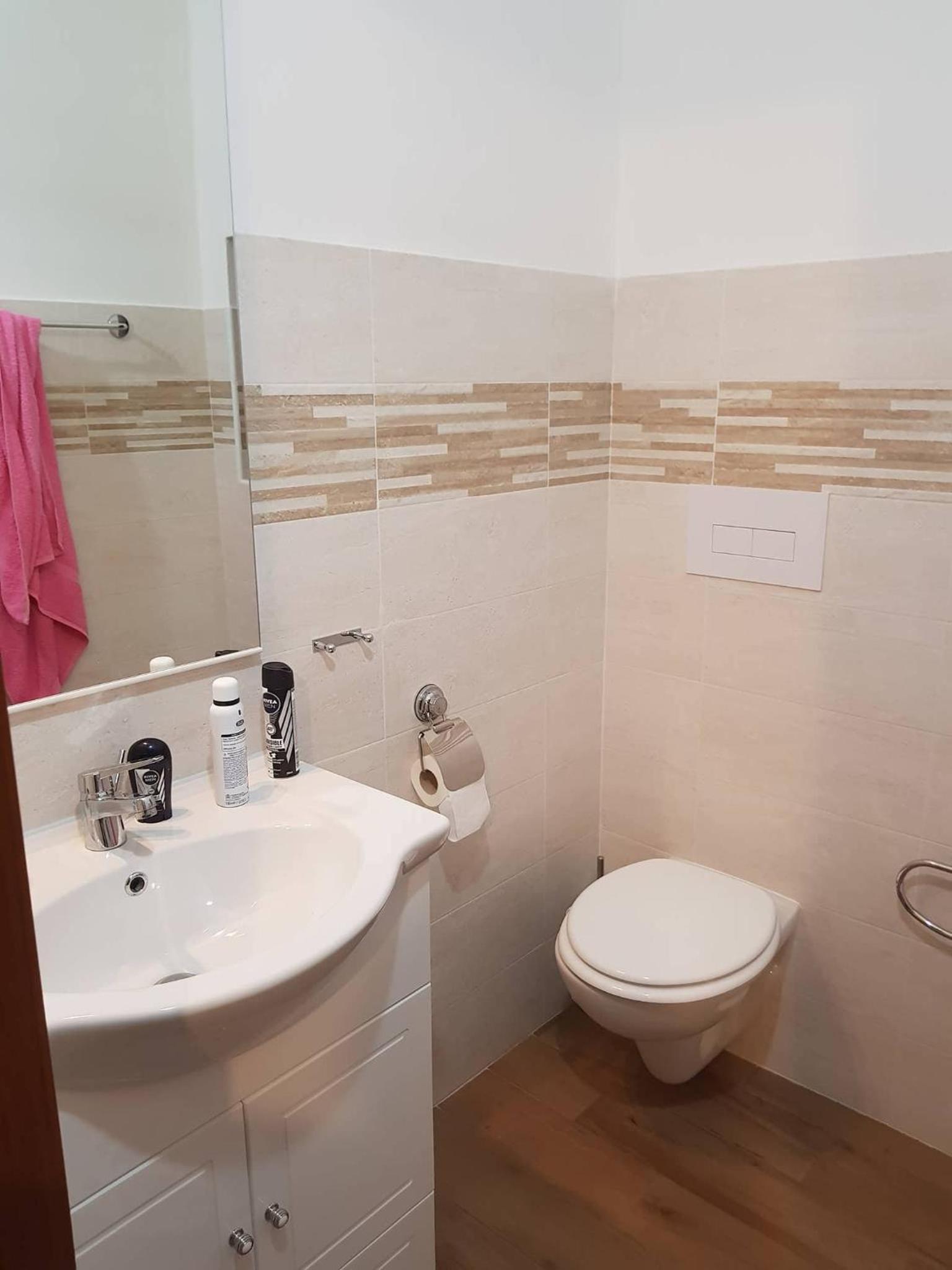 Double Room With Private Bathroom photo 2