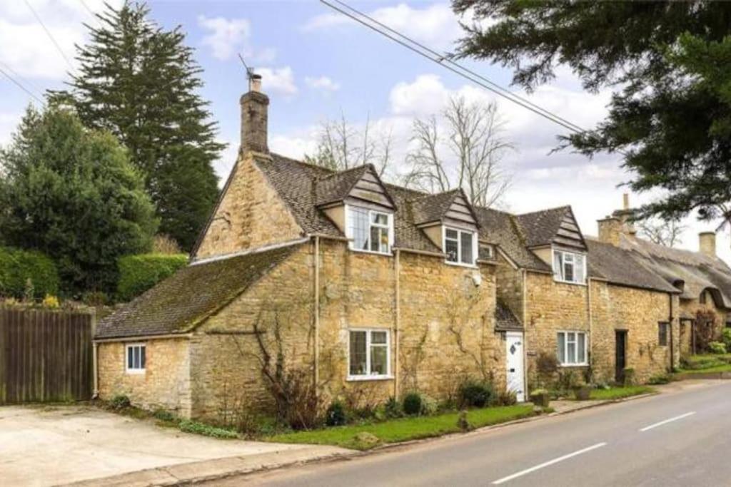 Three-Bedroom House photo 2