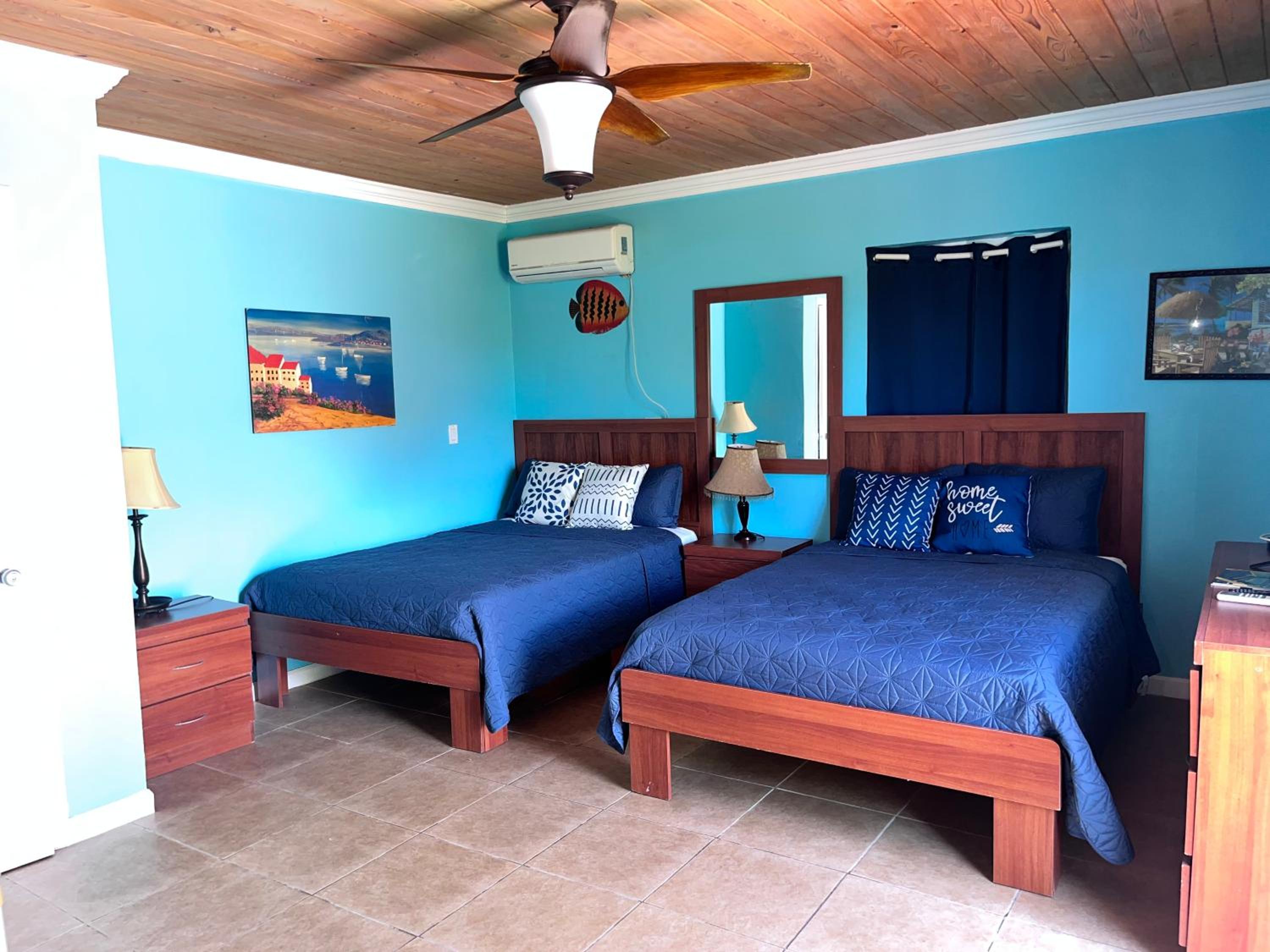 Quadruple Room with Balcony photo 3