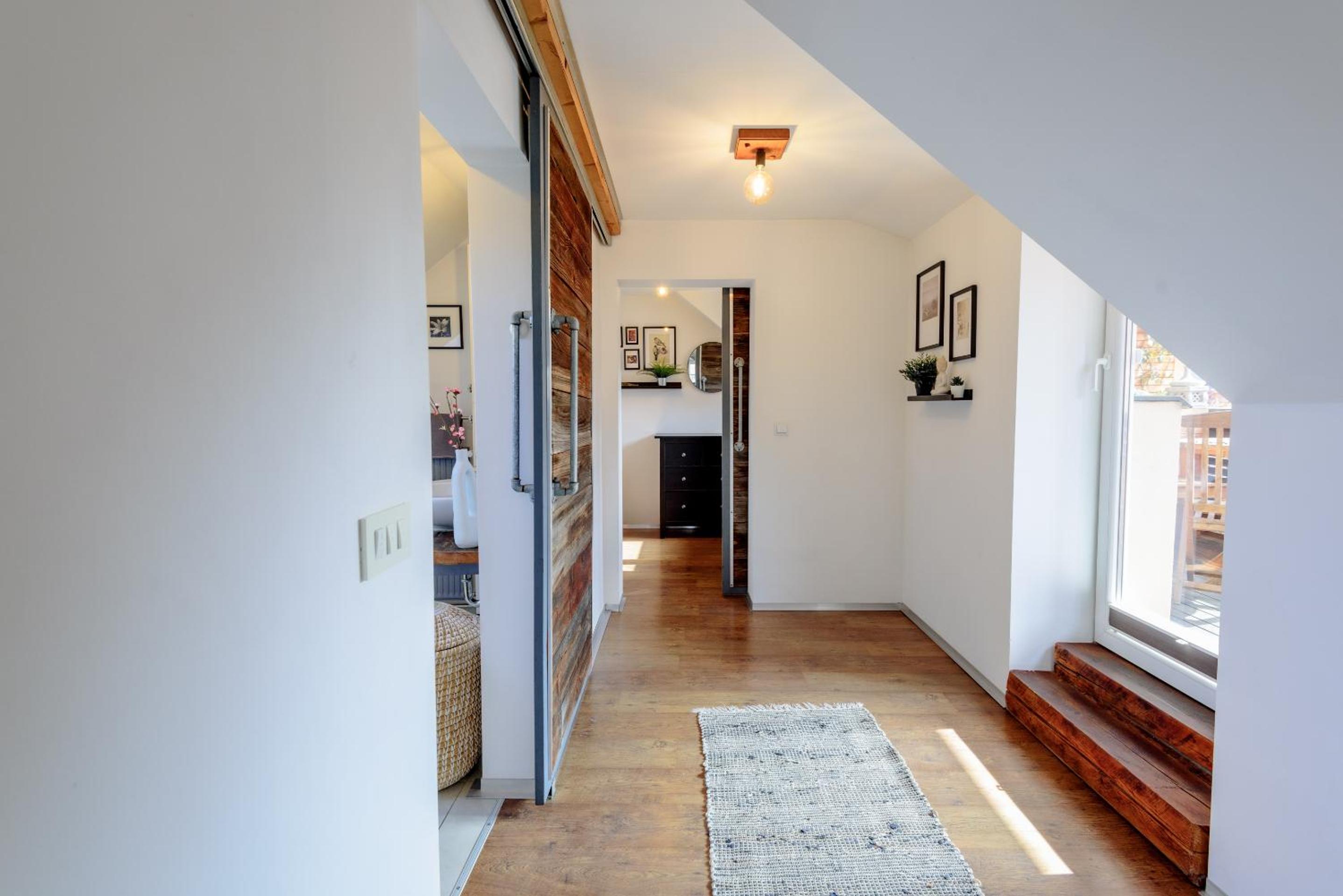 Apartment with Terrace - Photo 16