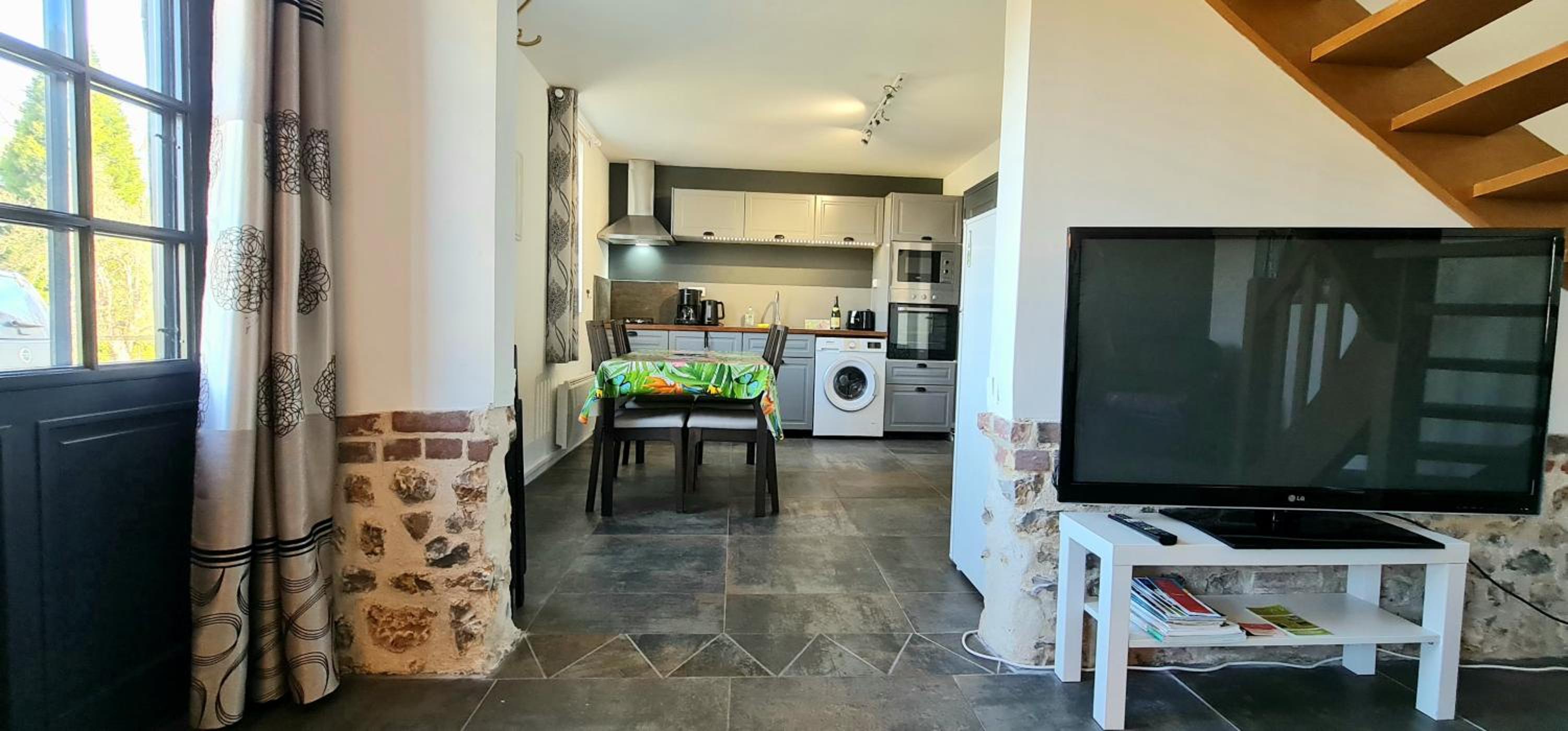 Two-Bedroom House - Photo 7