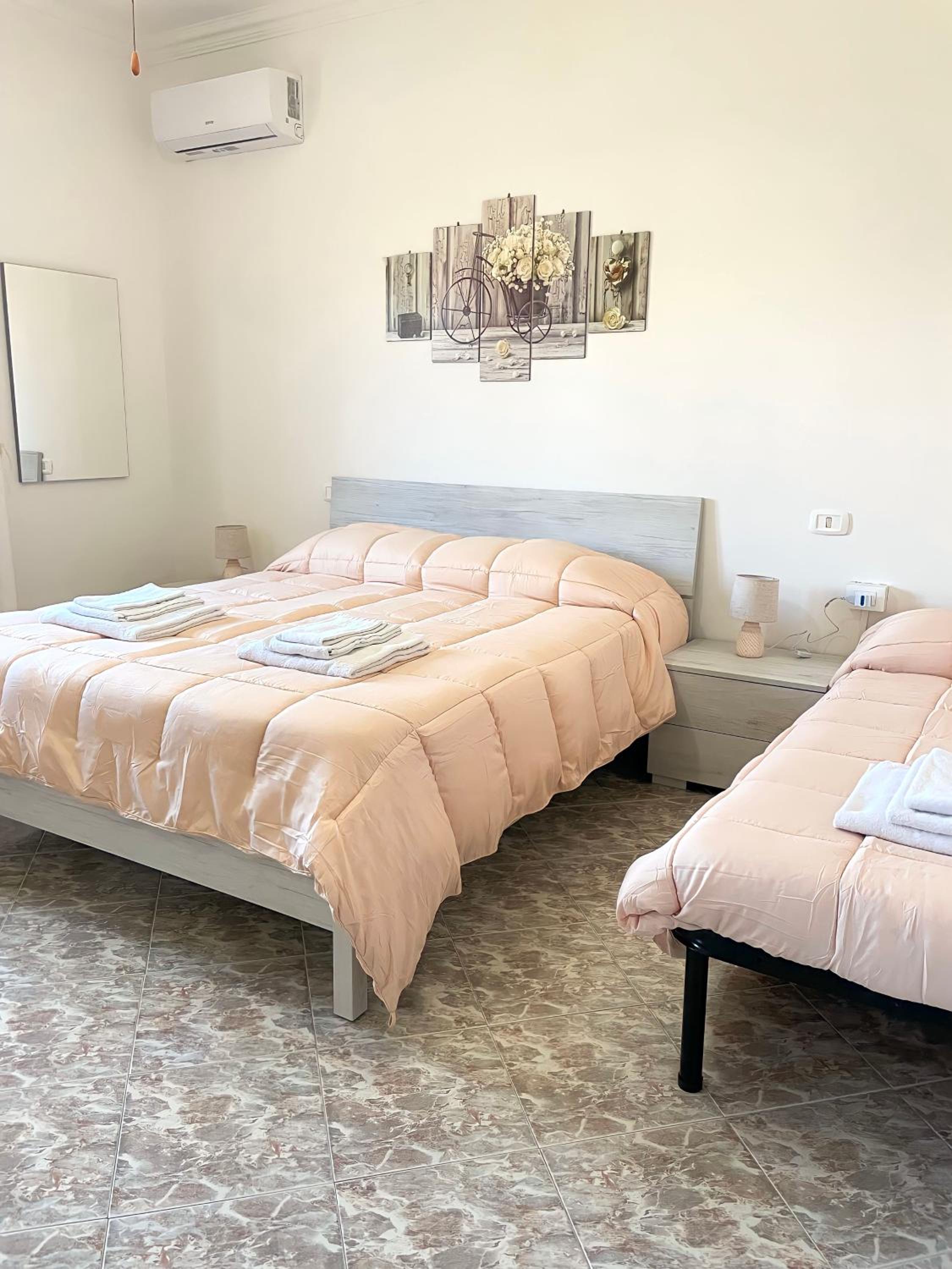 Large Double Room photo 2