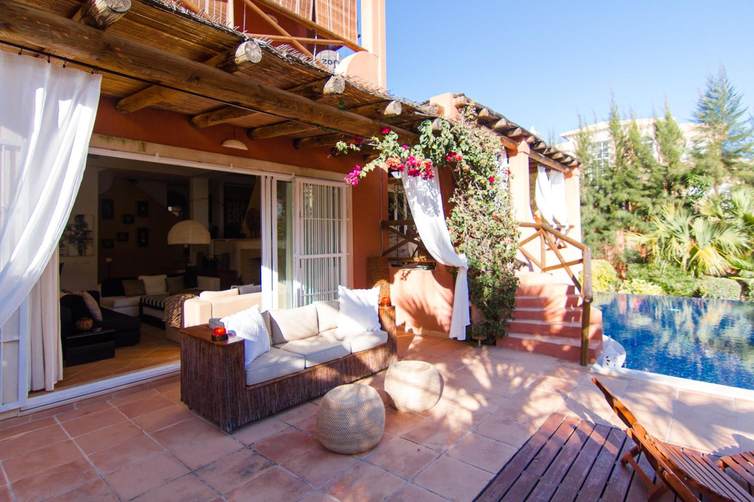 Five-Bedroom Villa photo 3