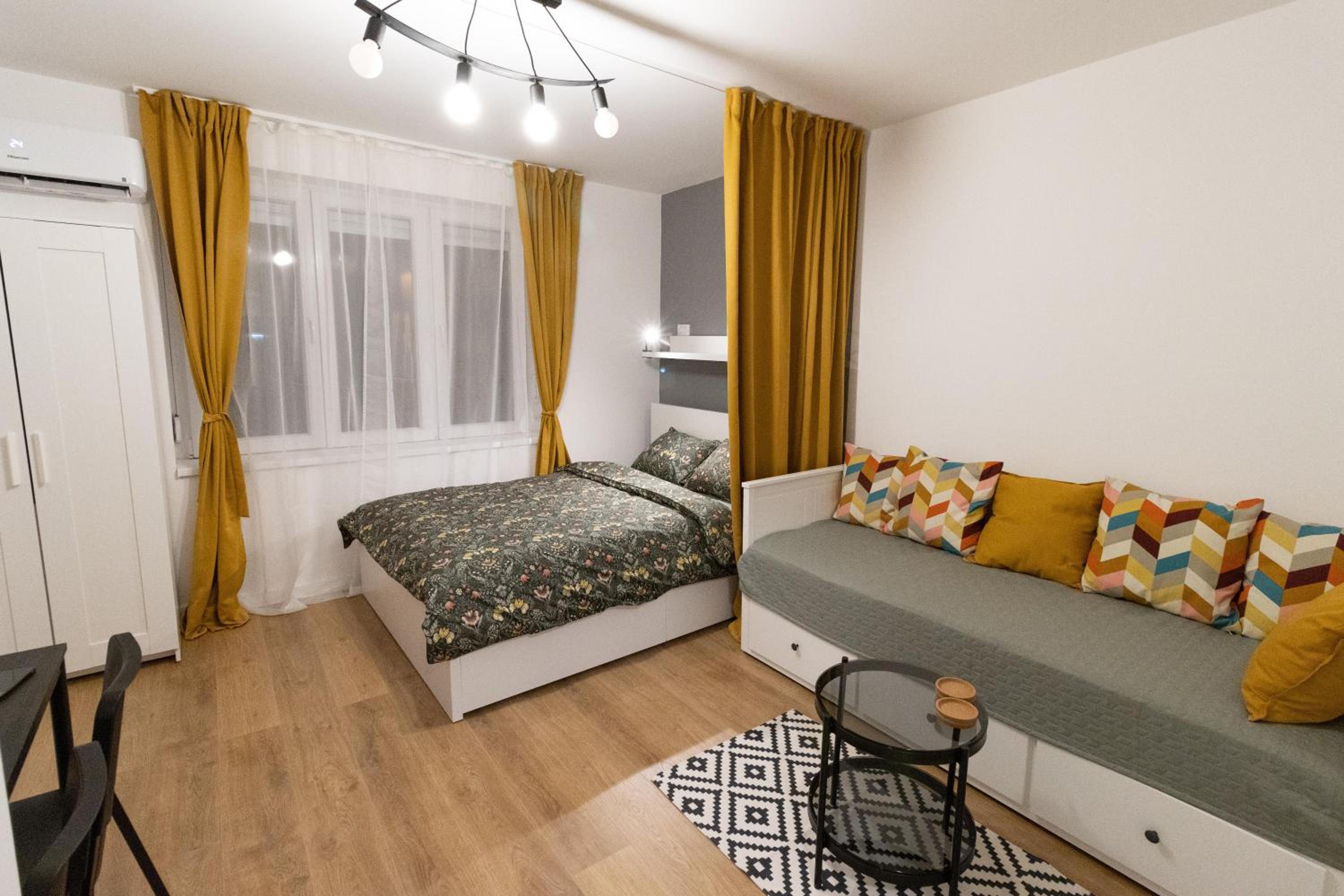 One-Bedroom Apartment