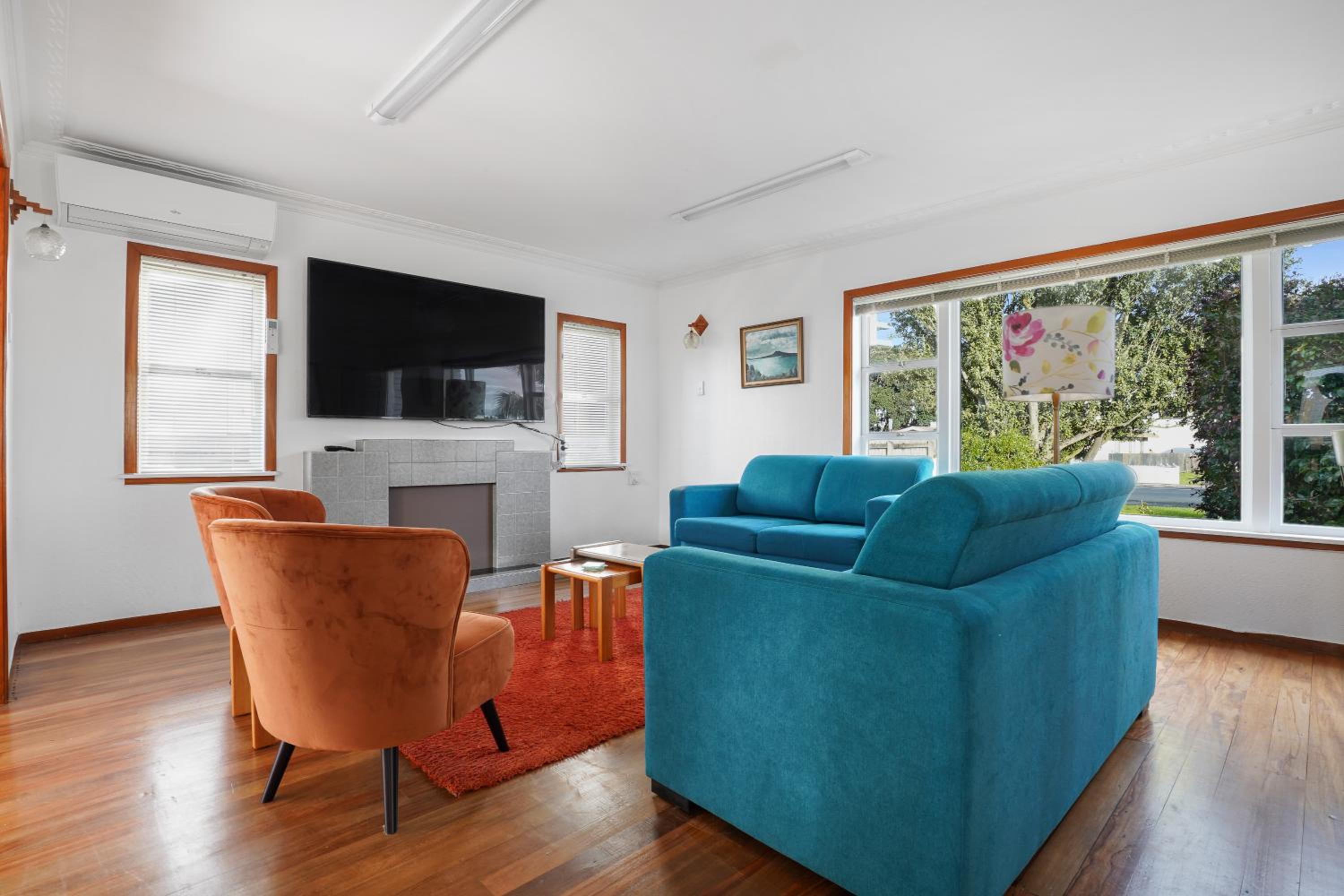 Three-Bedroom House - Photo 9