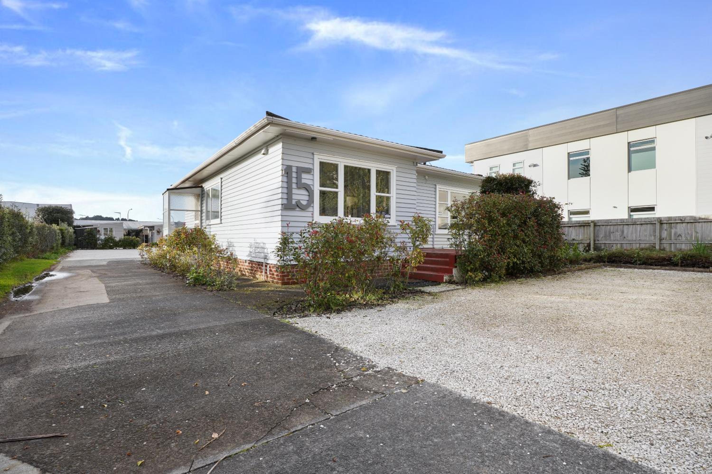 Three-Bedroom House - Photo 32