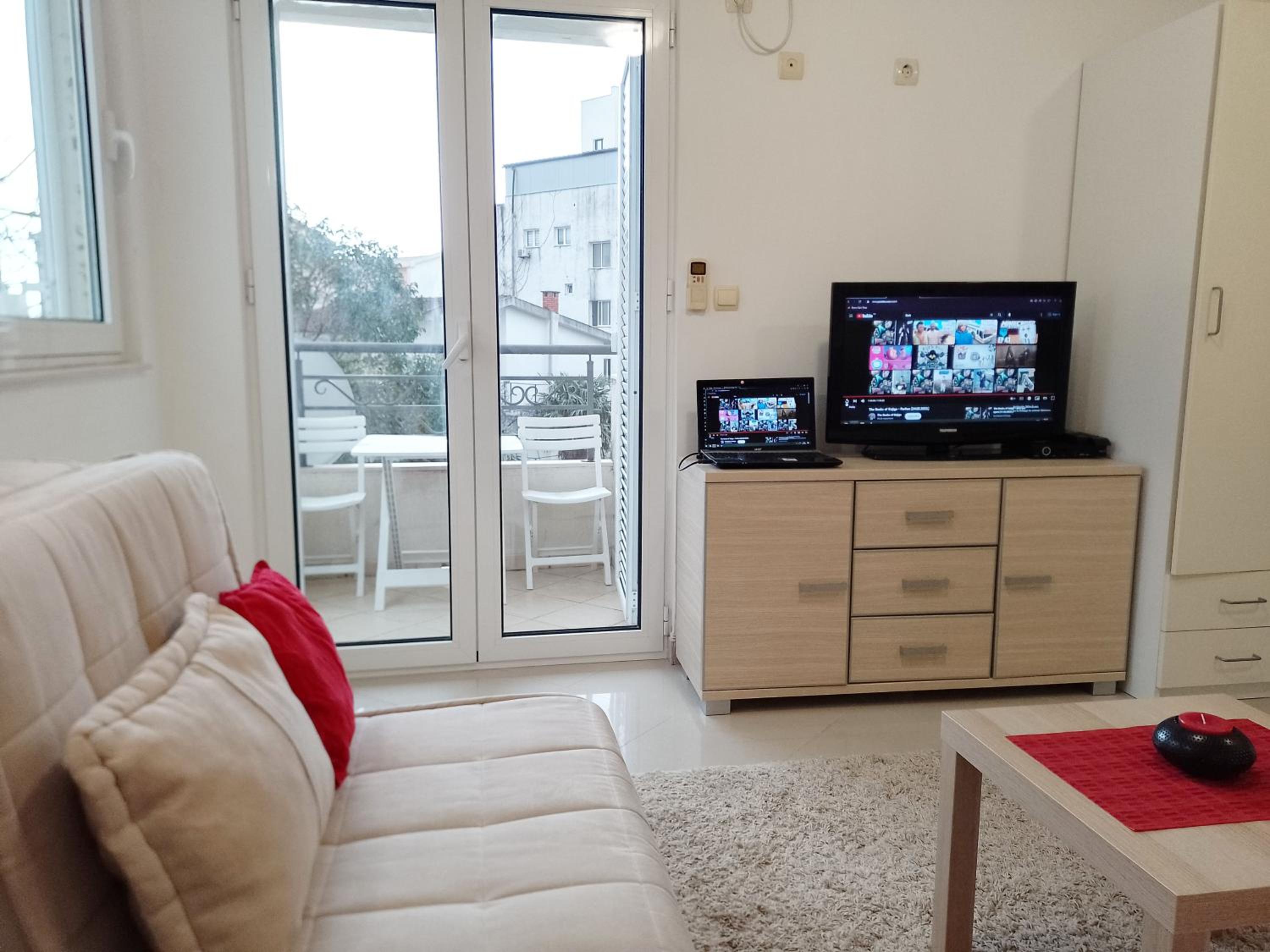 Apartment with Balcony photo 1