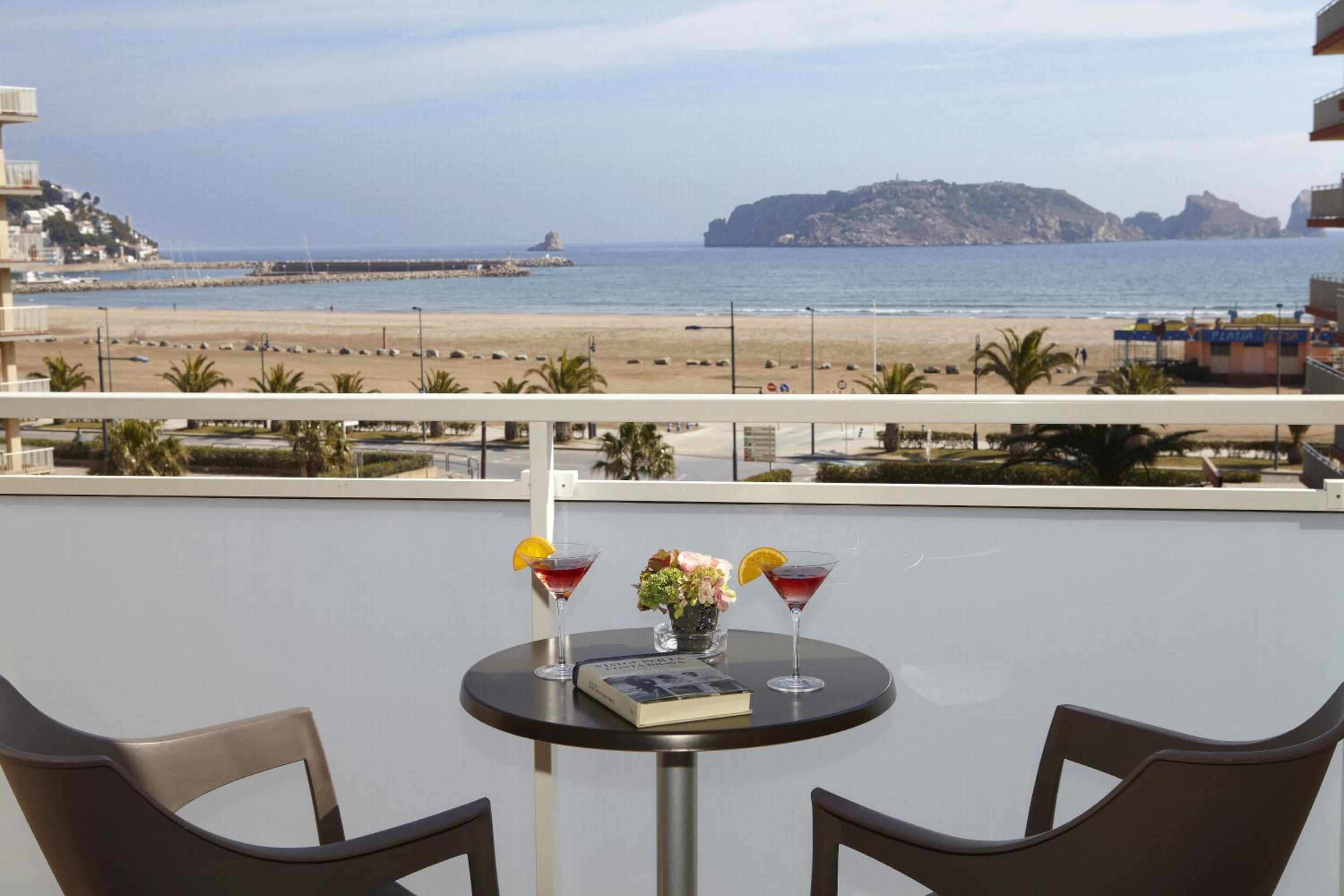 Habitación Doble o con Dos Camas Superior con Vista al Mar