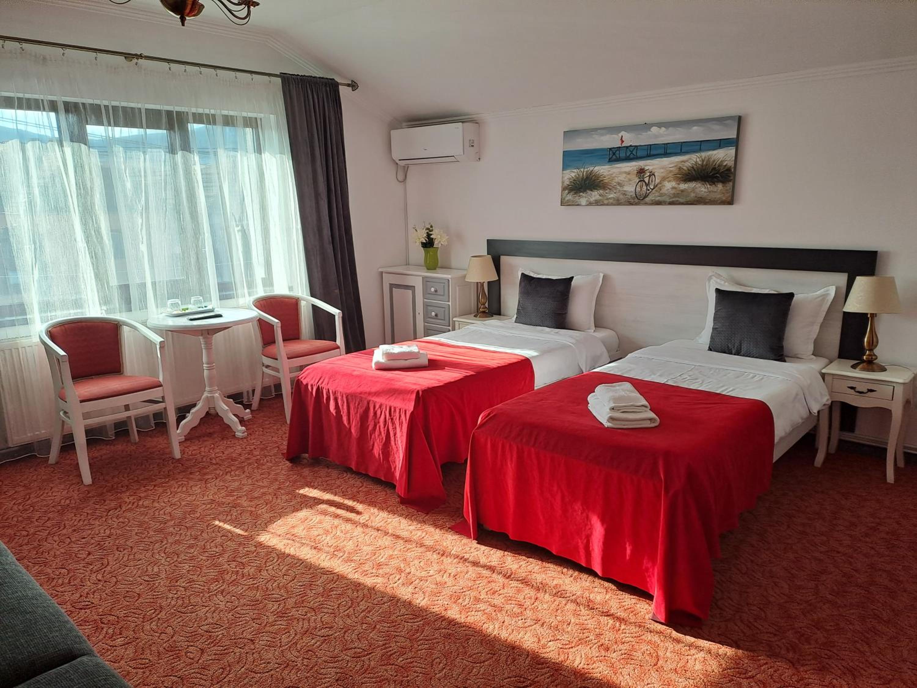Deluxe Double or Twin Room - Photo 4