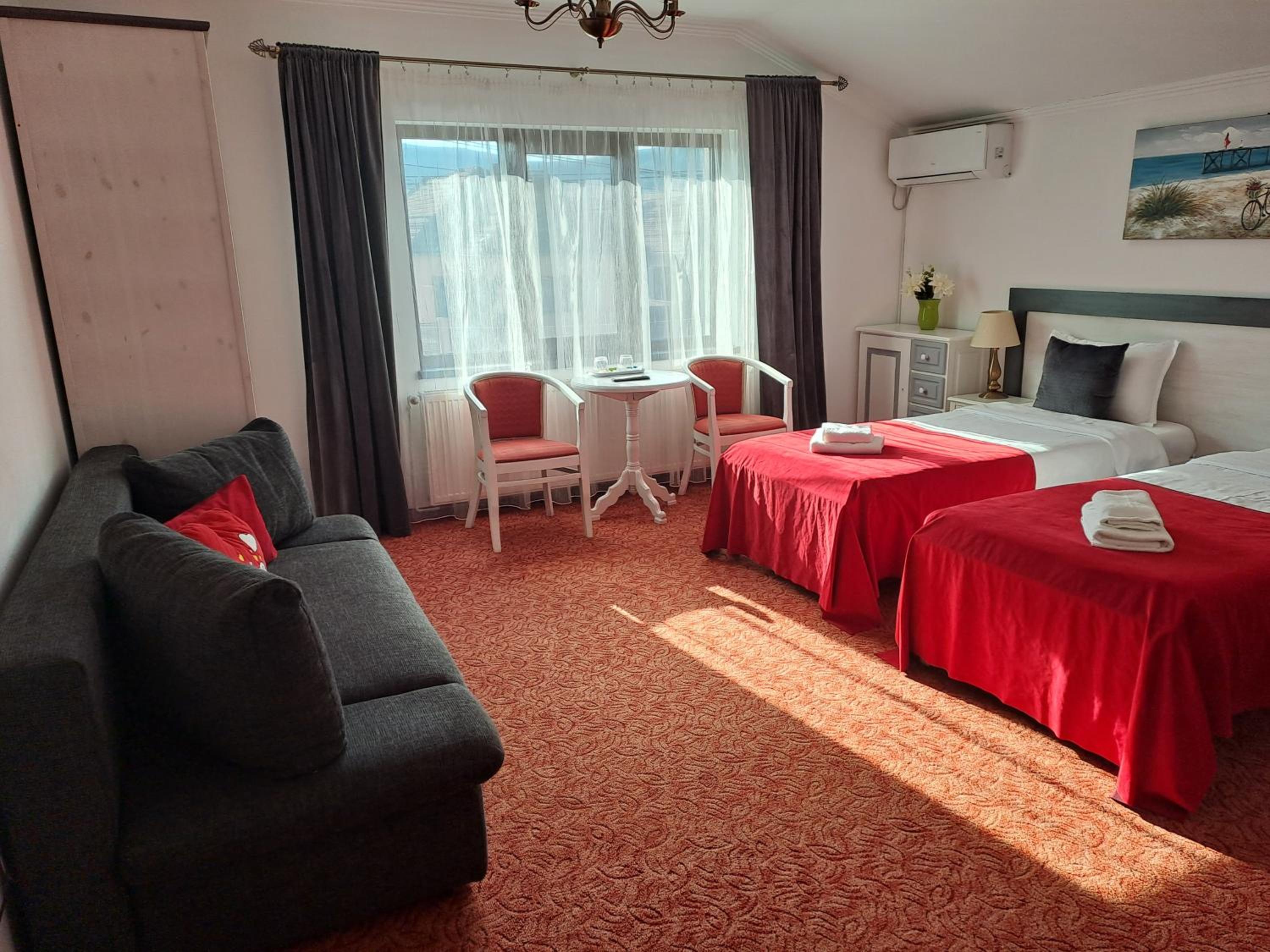 Deluxe Double or Twin Room - Photo 3