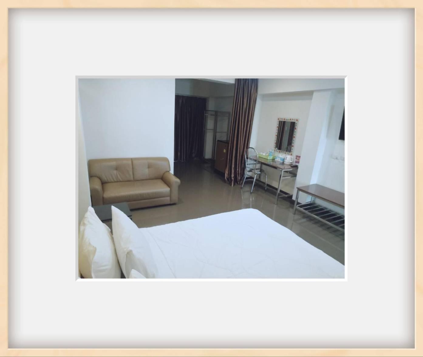Double or Twin Room - Photo 6