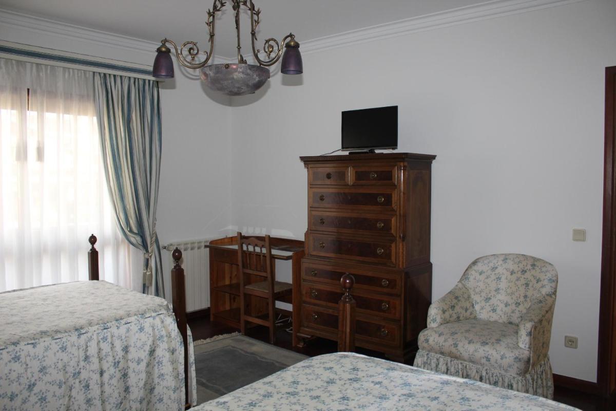 Double Room with Shared Bathroom photo 1
