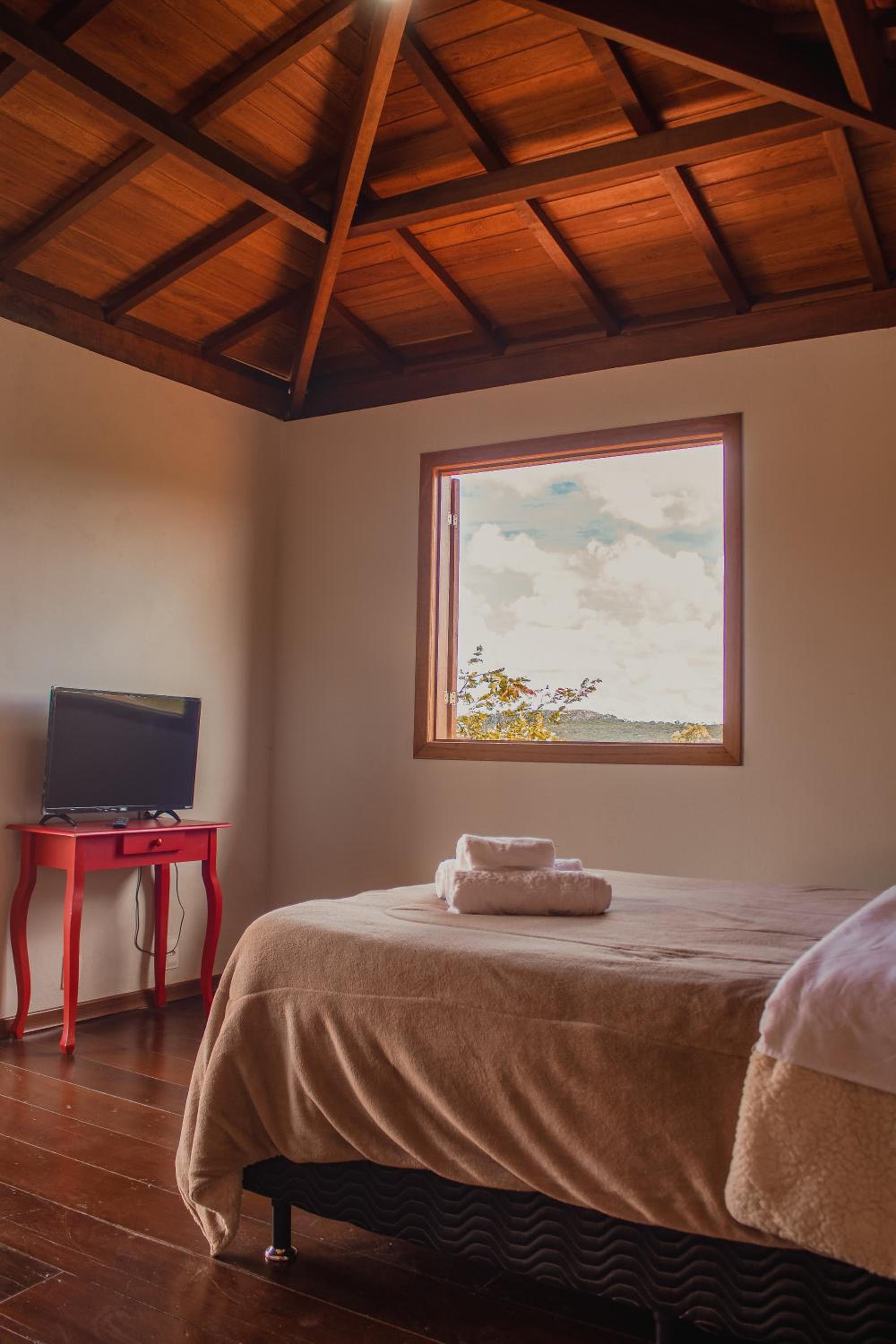 Double or Twin Room with Mountain View