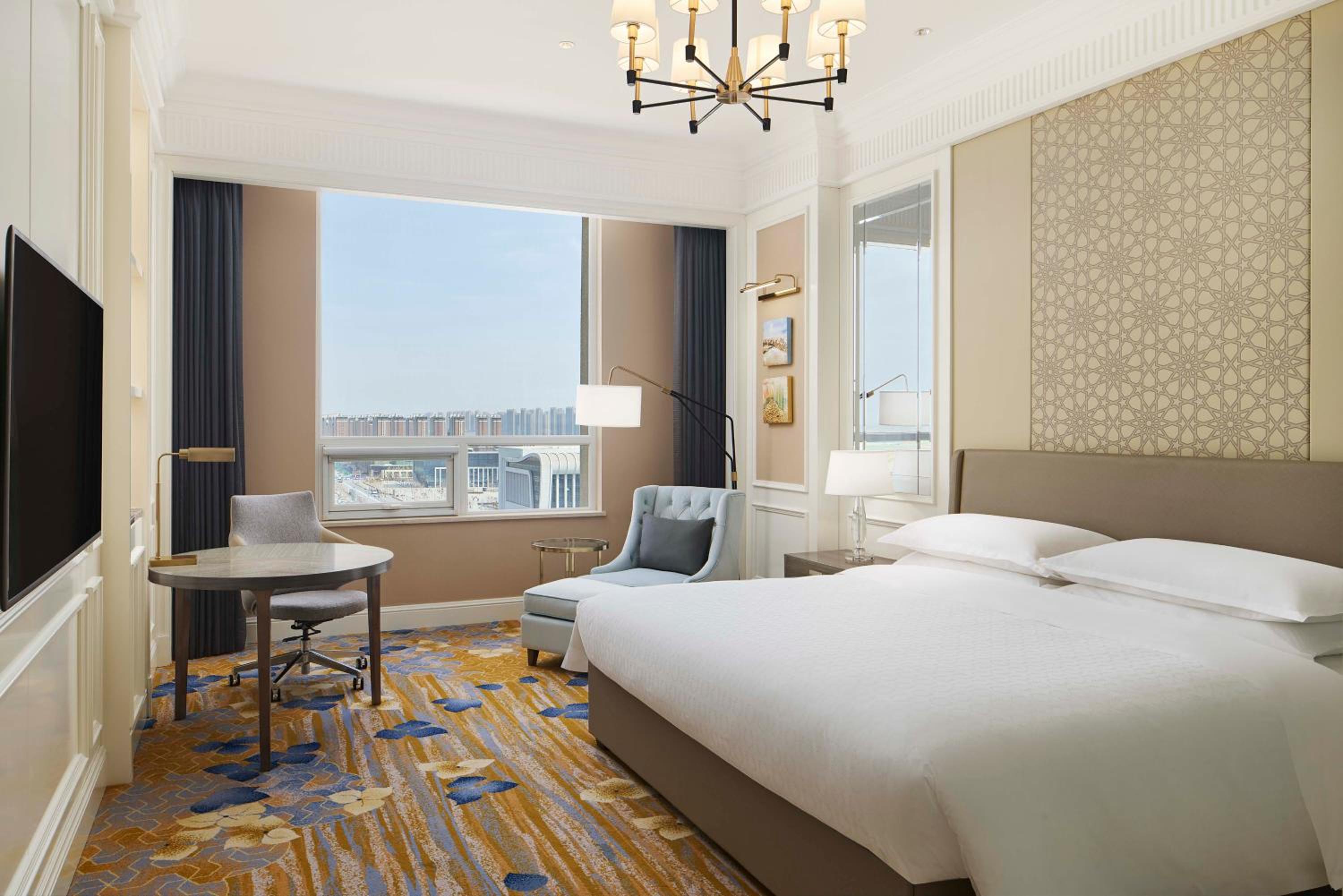 Business Deluxe, Guest room, 1 King, City view