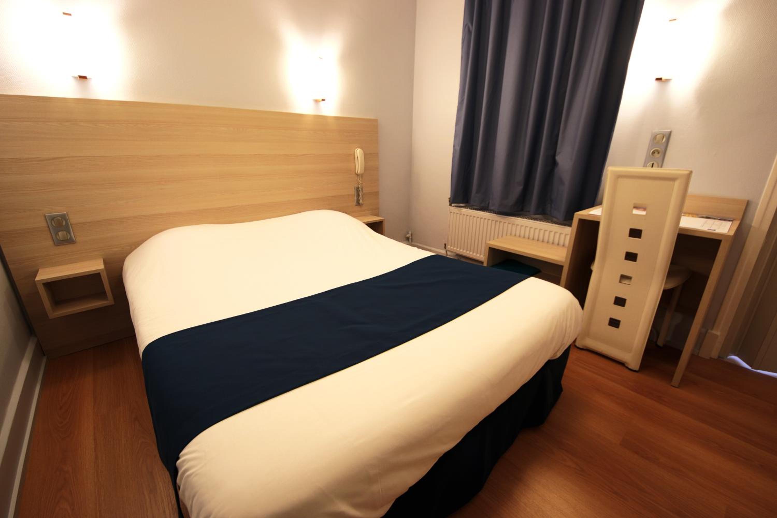 Standard Double Room photo 2
