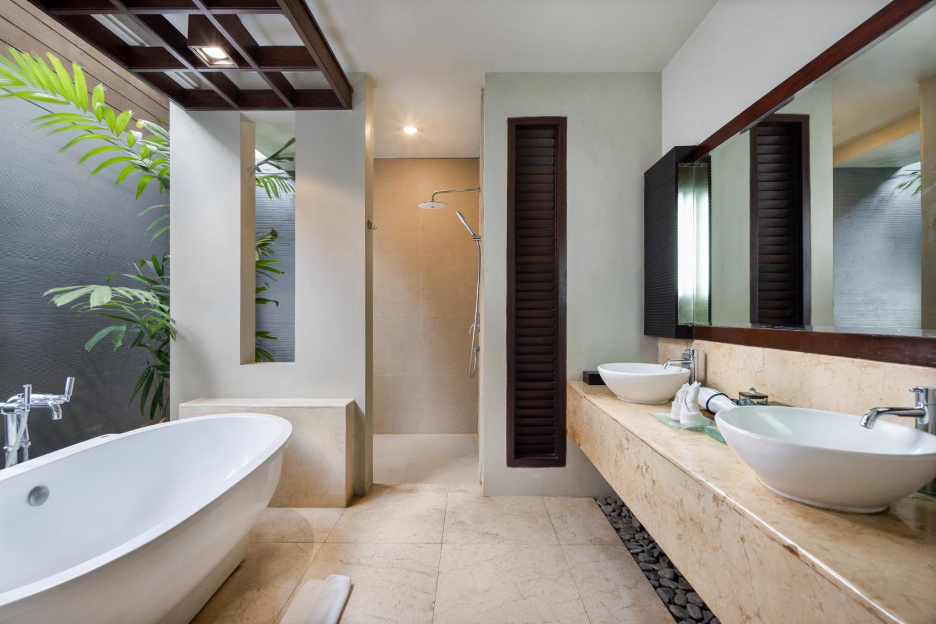 Three-Bedroom Villa with Private Pool - Photo 7