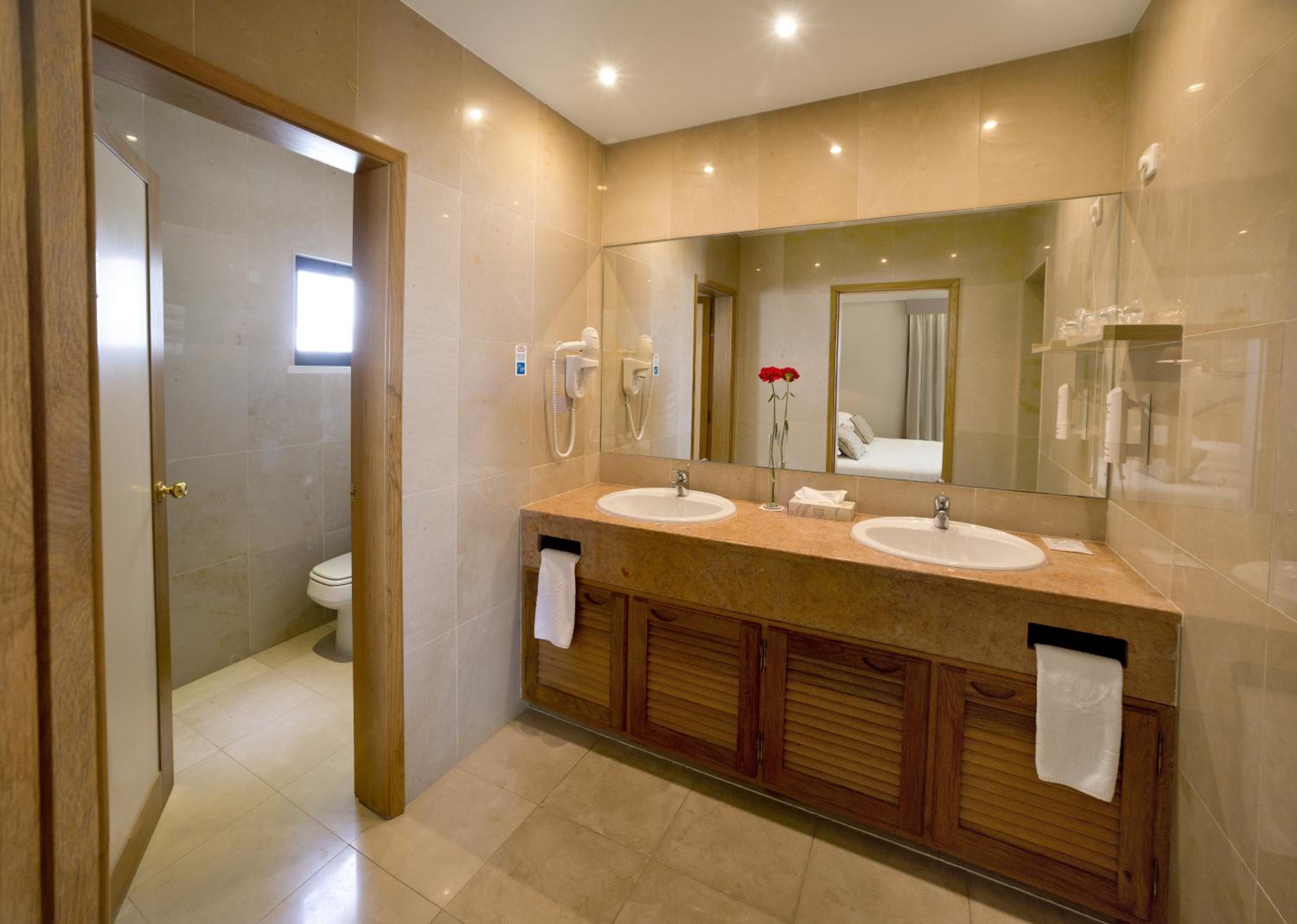 Deluxe Suite with Sea View (2 Adults) - Photo 5