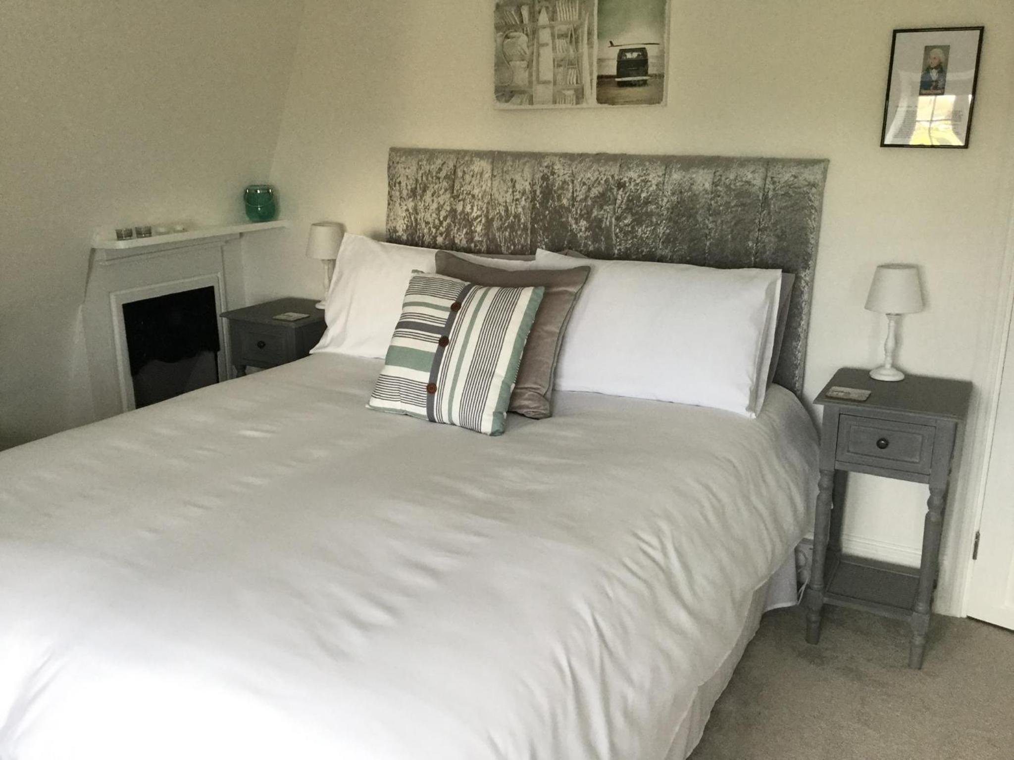 Double Room with Private Bathroom - Photo 1