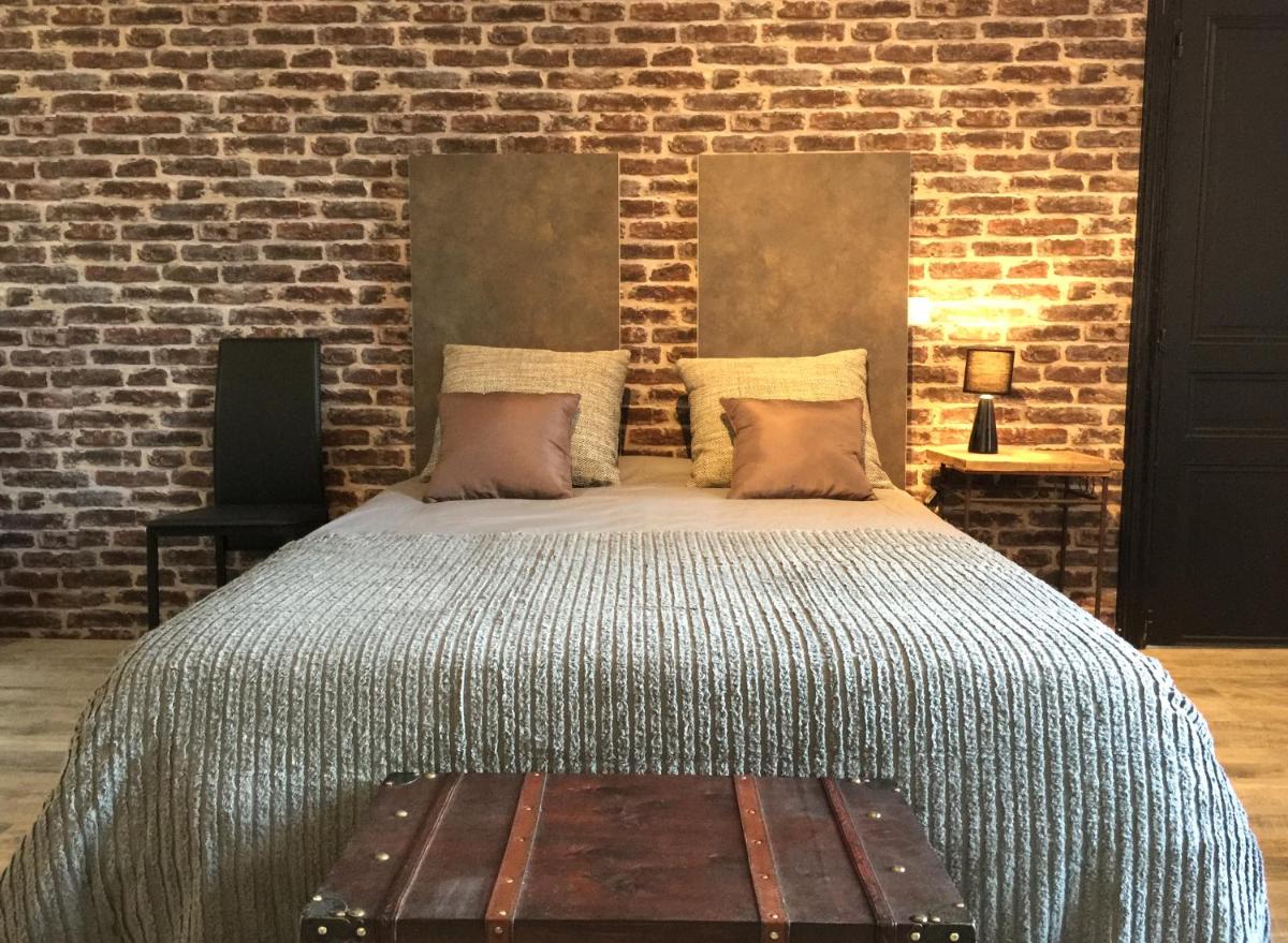 Studio Apartment photo 1