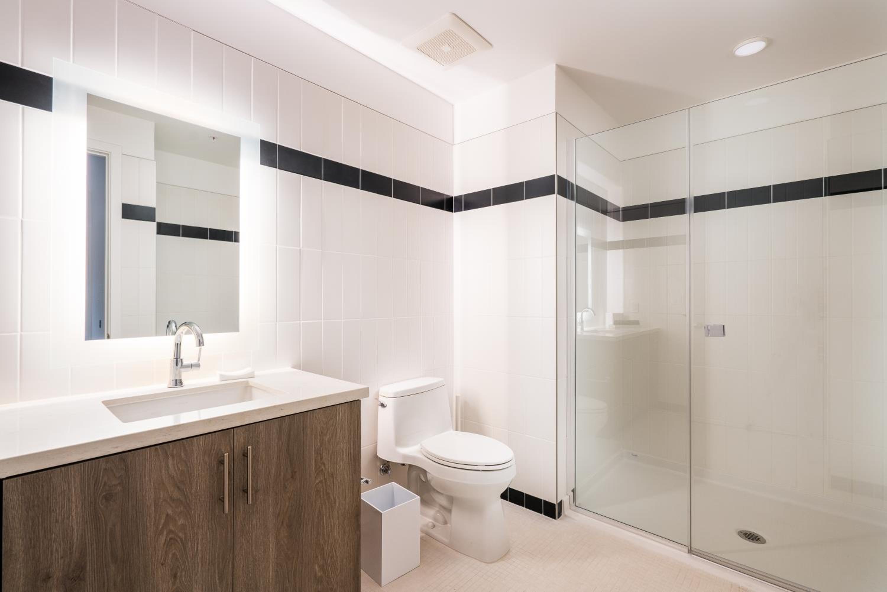 Premium Two Bedroom Apartment with Balcony (Self Check-in with Virtual Front Desk) photo 2