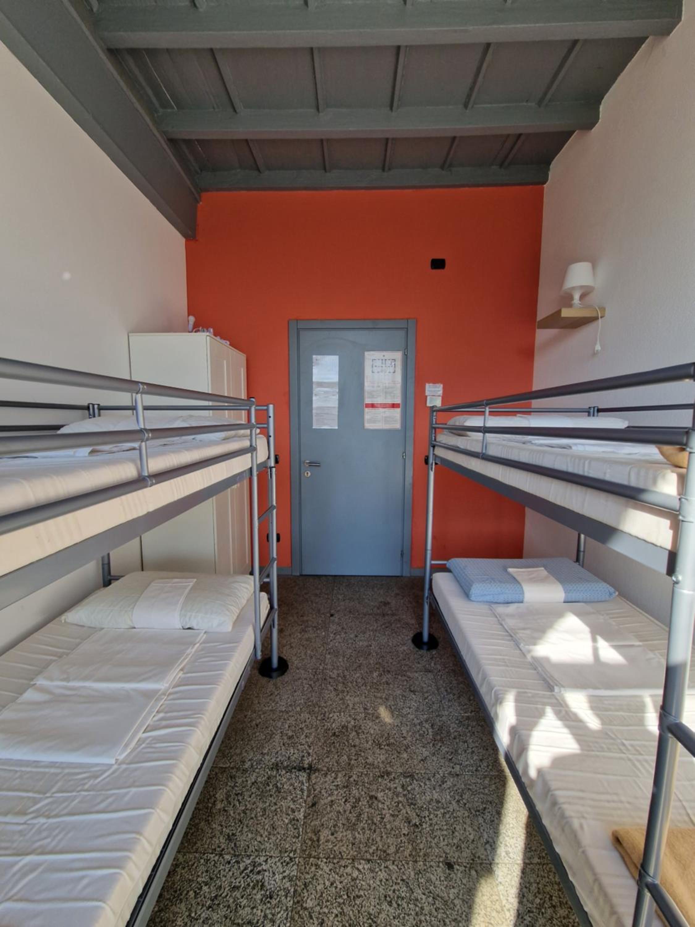 Bed in 4-Bed Mixed Dormitory Room photo 1