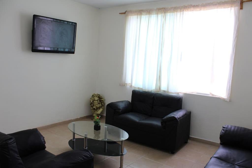 Three-Bedroom House photo 3