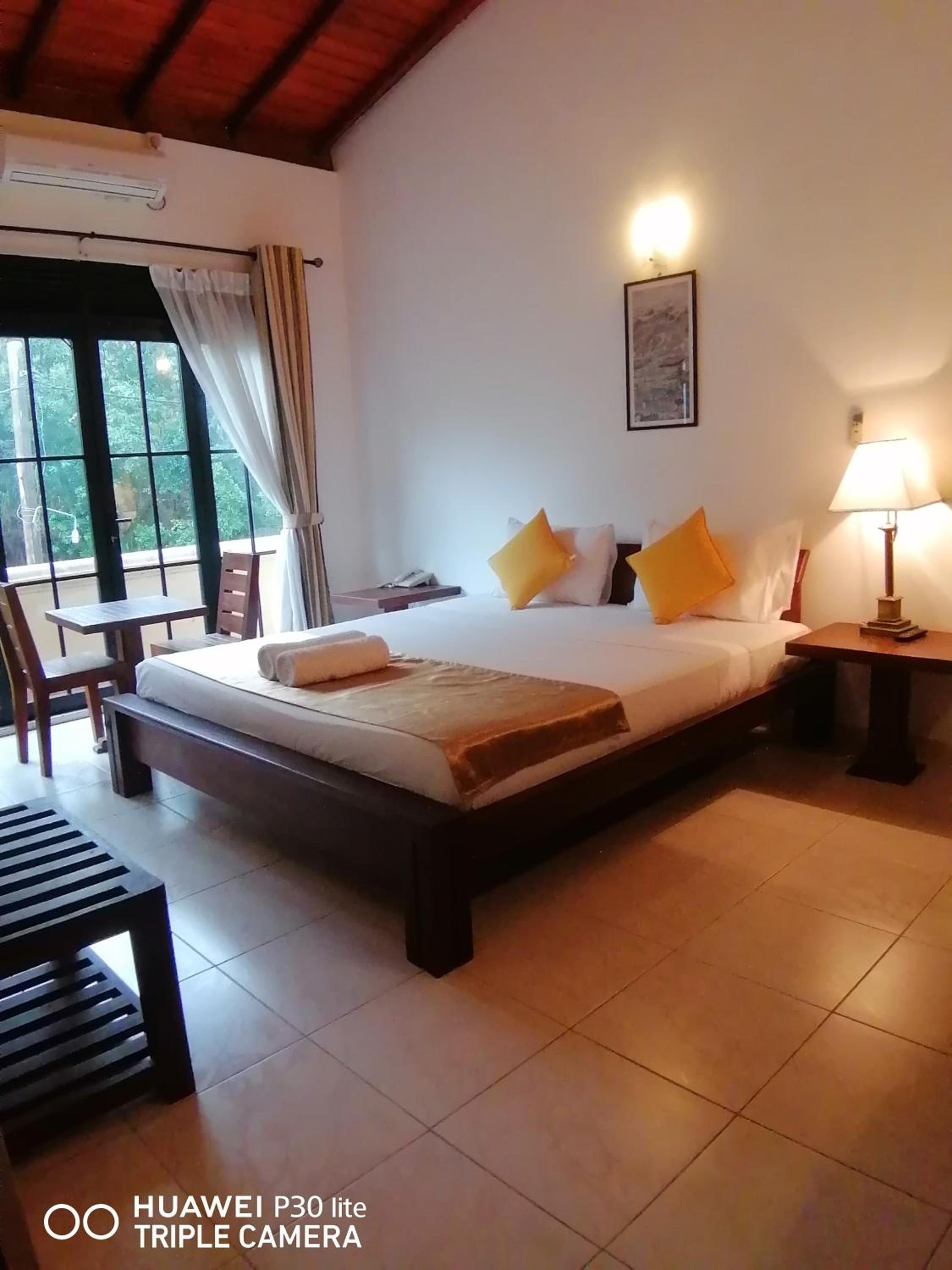 Deluxe Double Room with Balcony photo 1