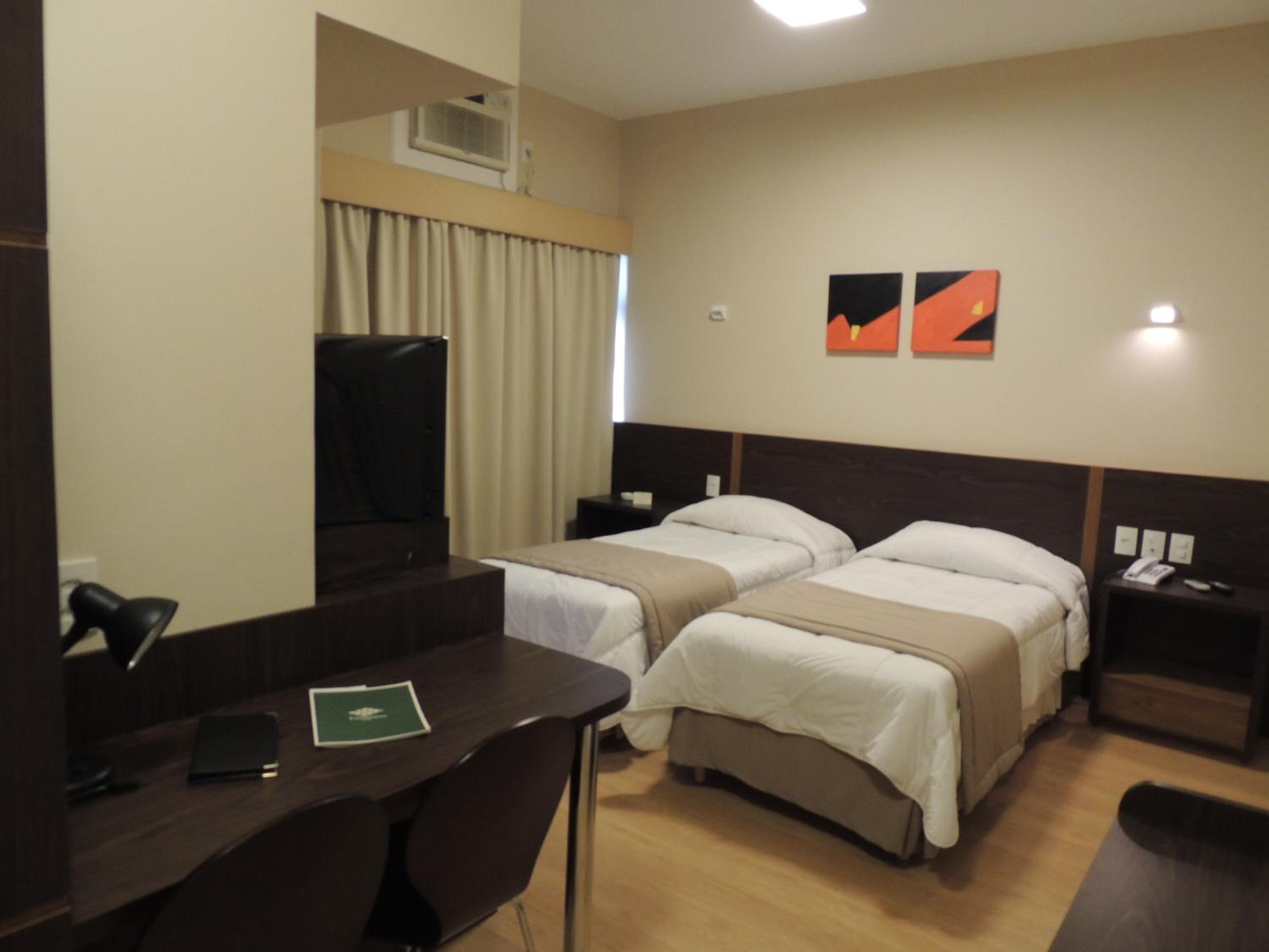 Standard Twin Room - Photo 1