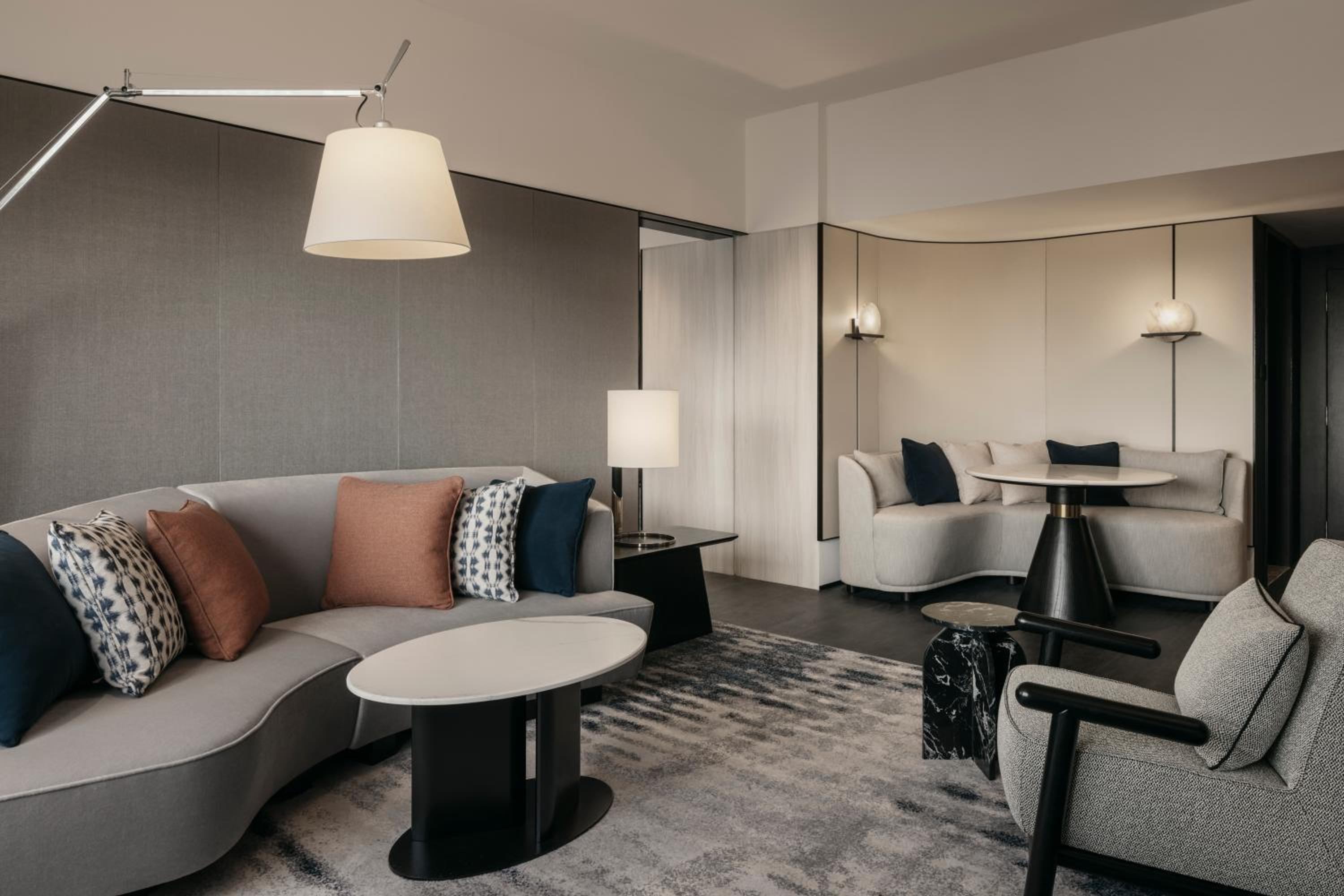 King Suite with Marina Bay View and Lounge Access