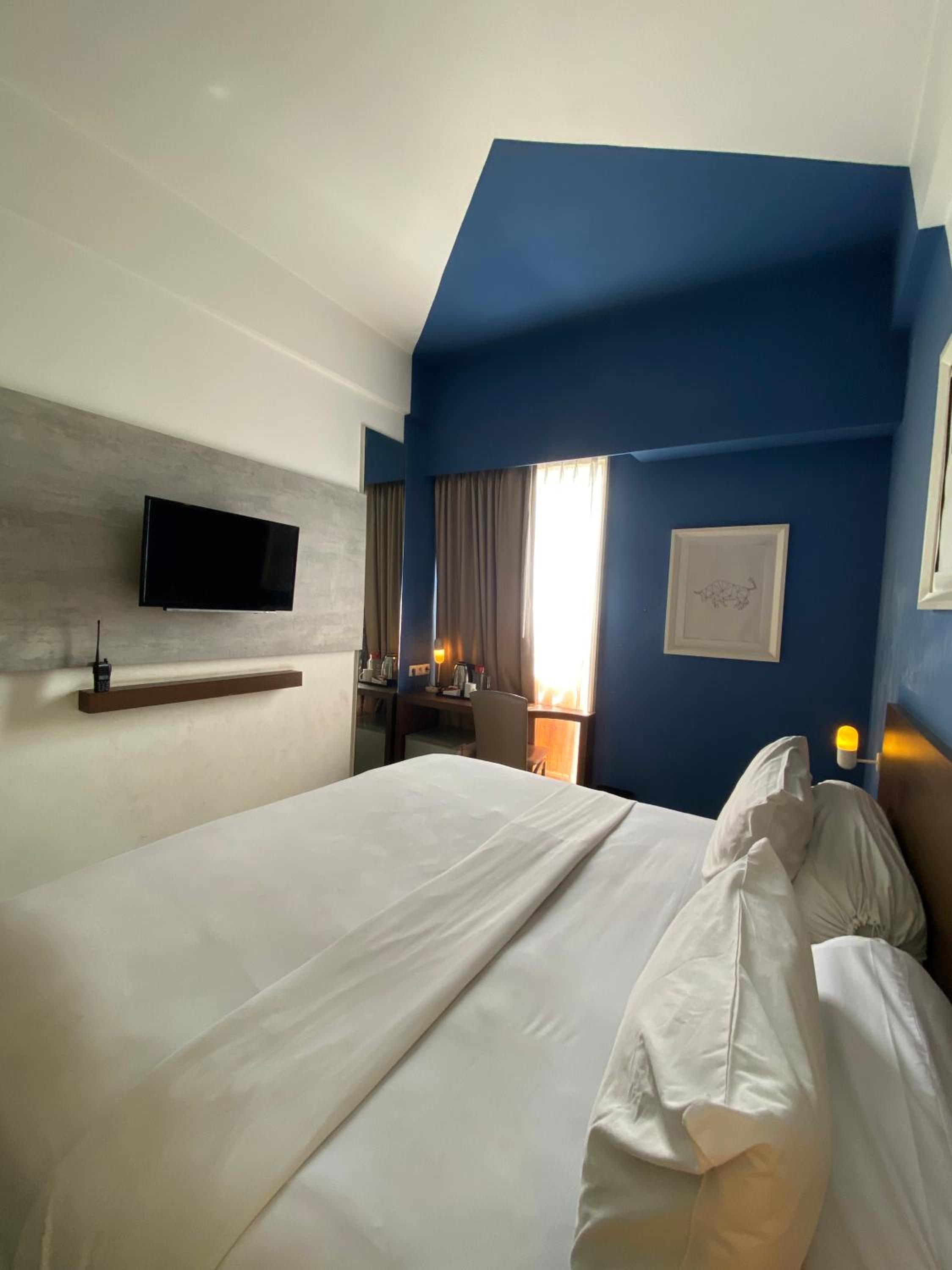 Standard Double Room - Photo 2