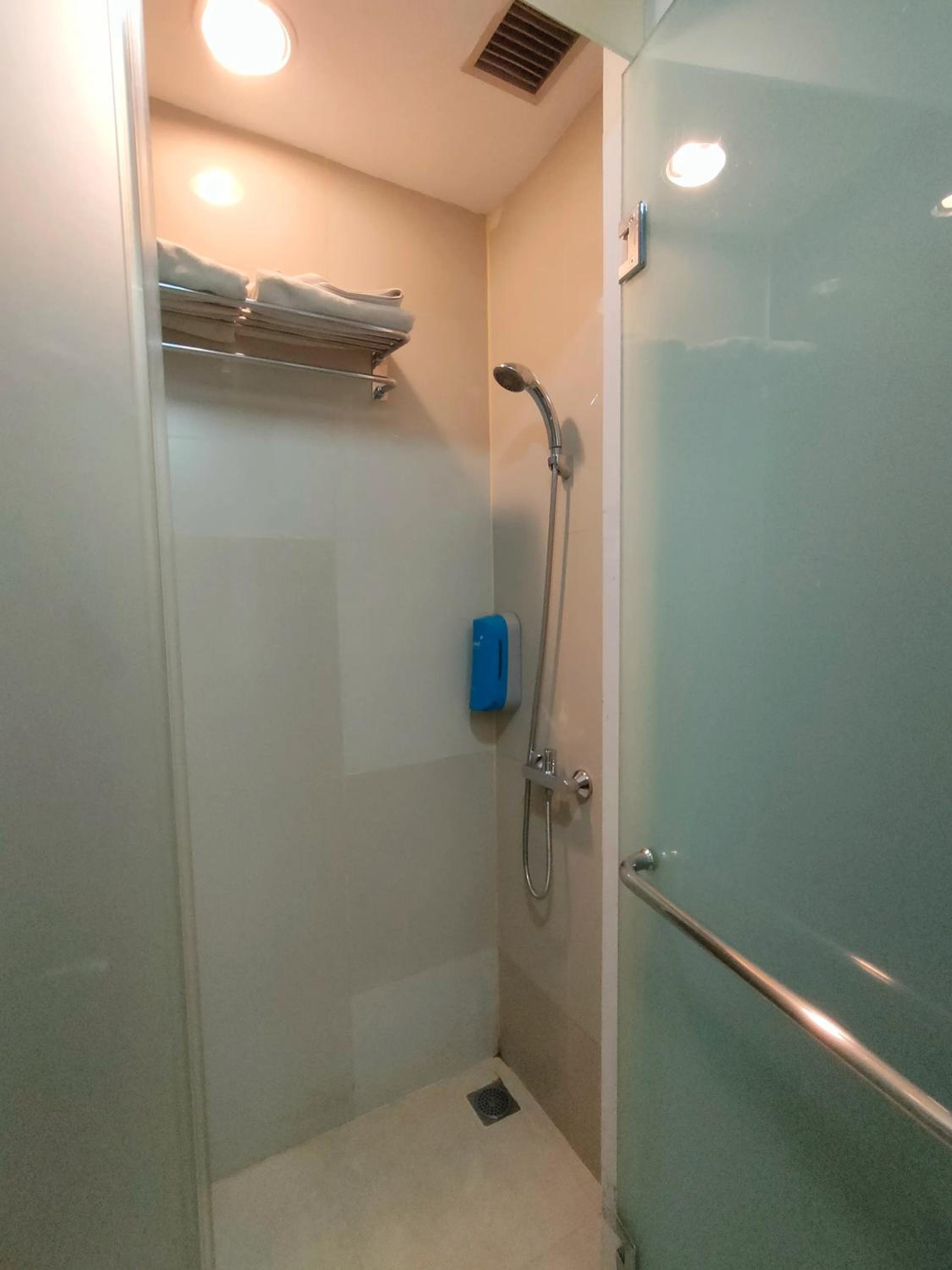 Standard Double Room - Photo 5