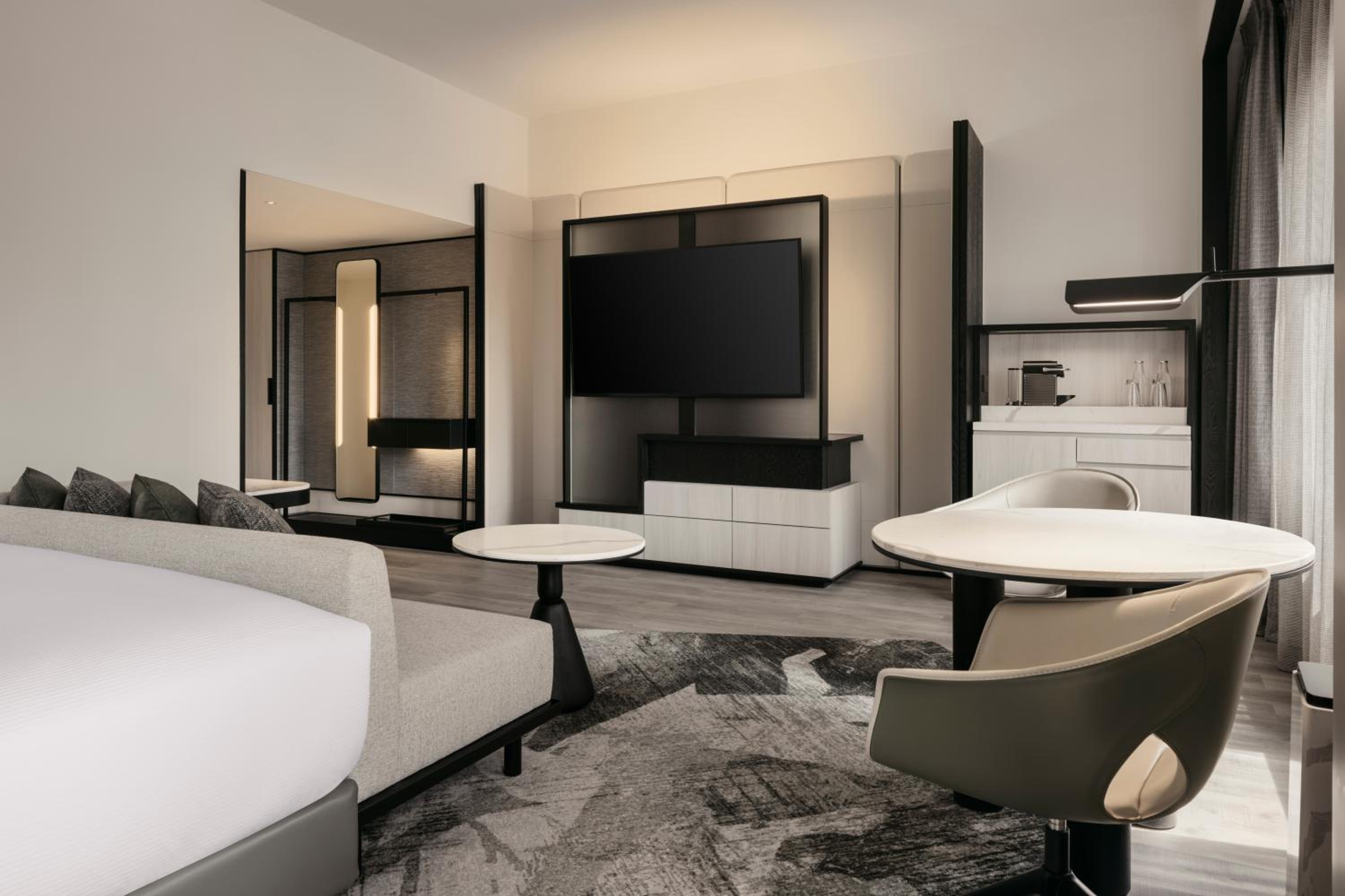 King Studio Suite with Lounge Access