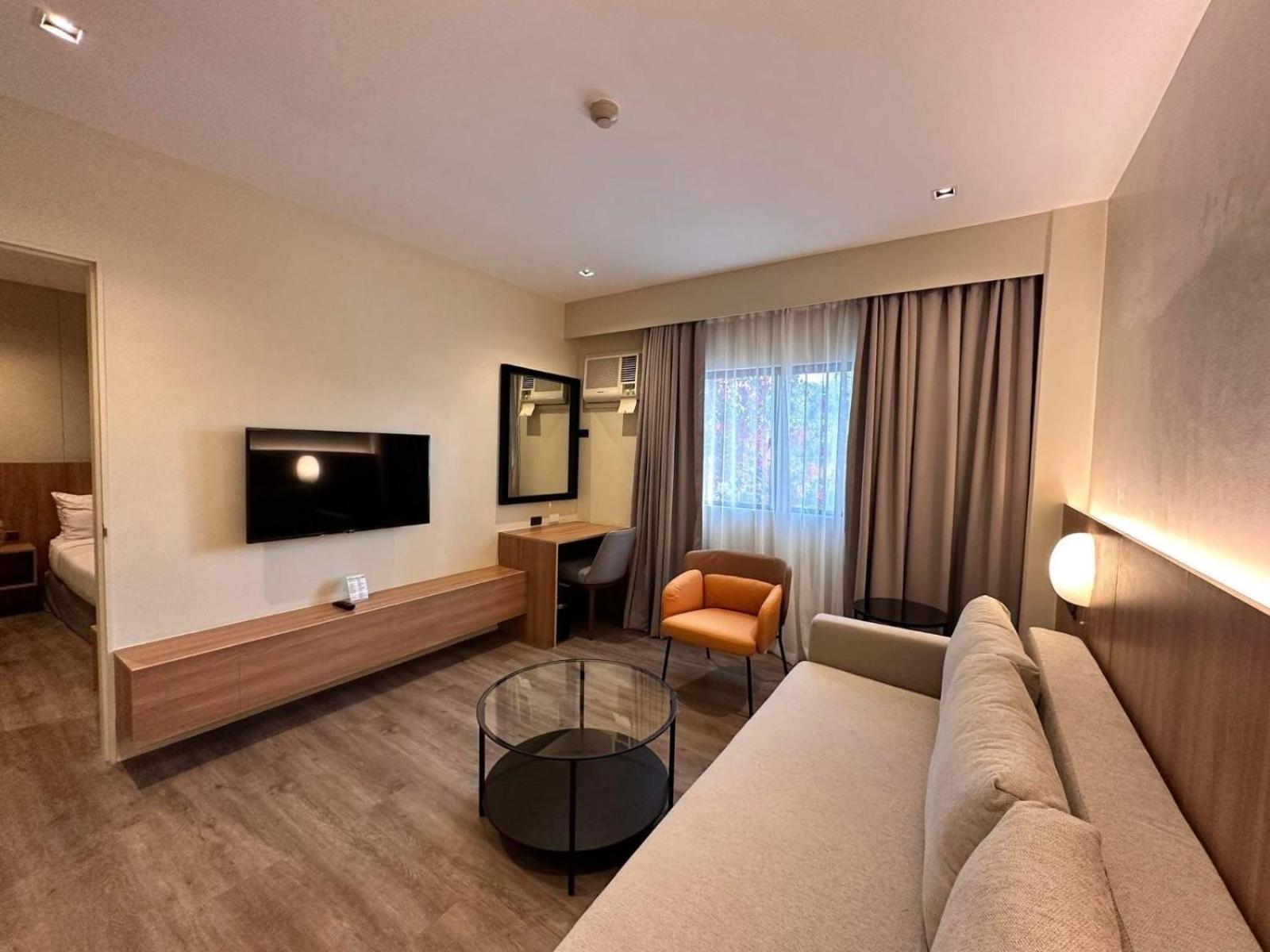 Executive Suite photo 2
