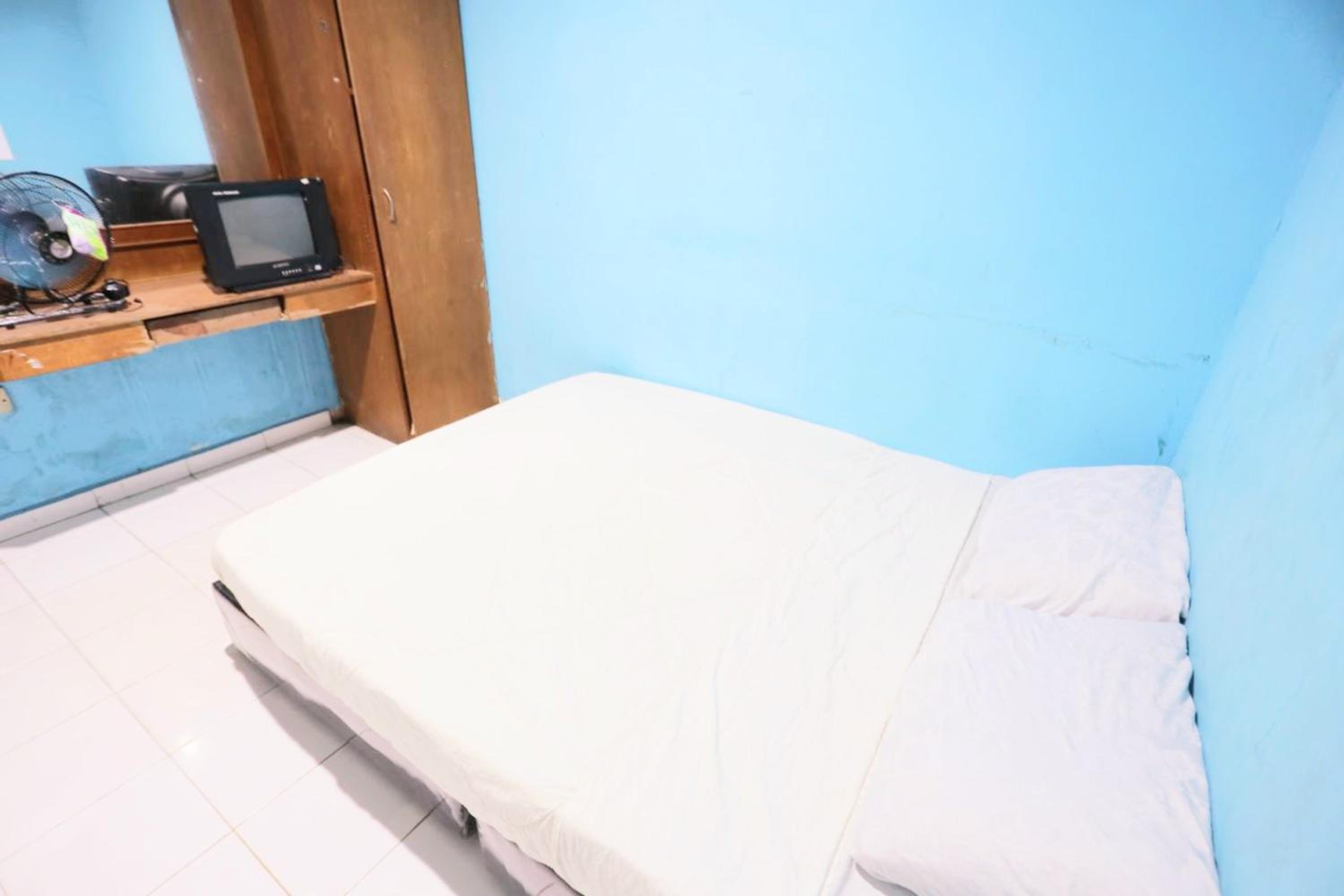 Budget Double Room photo 2
