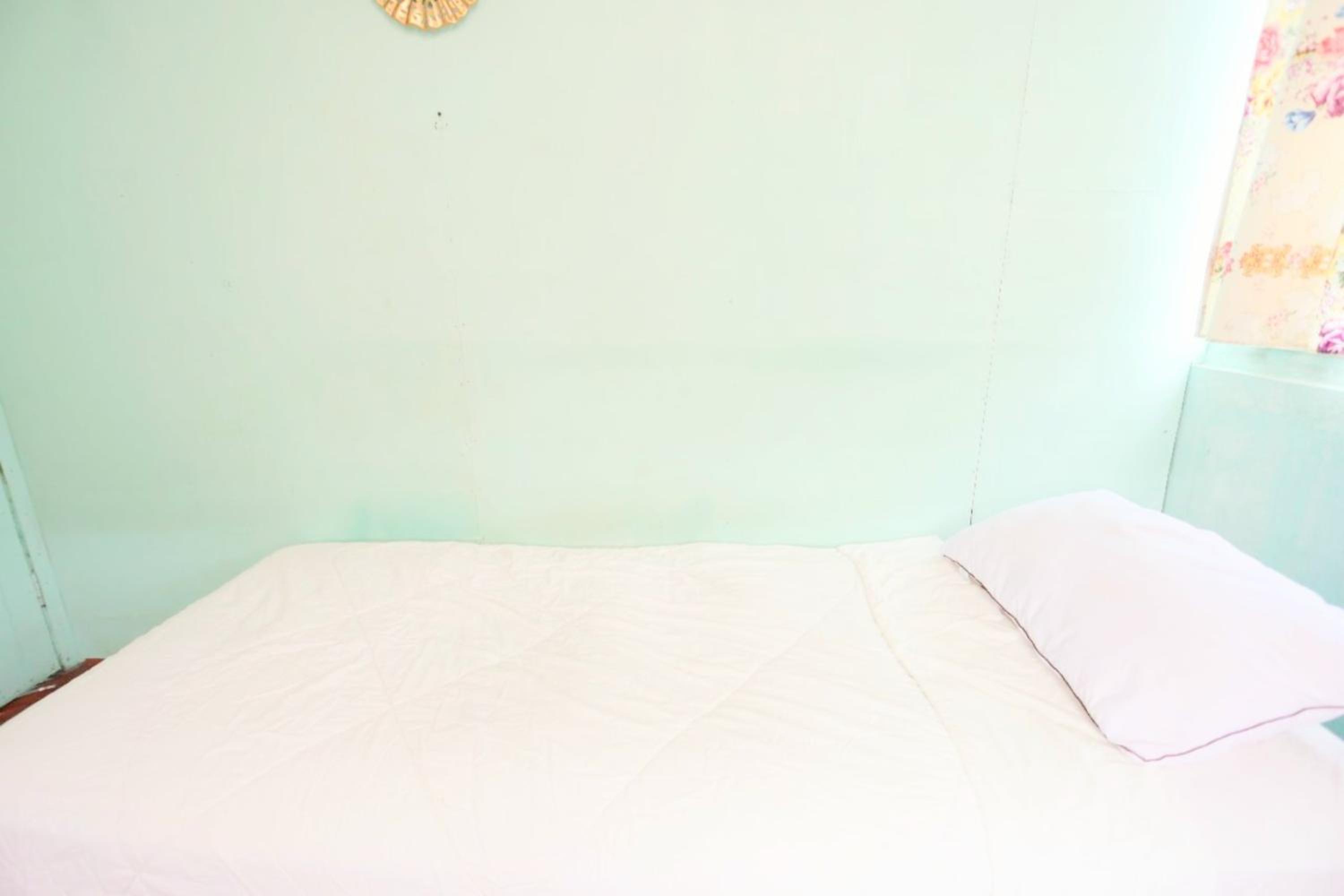 Small Single Room photo 2