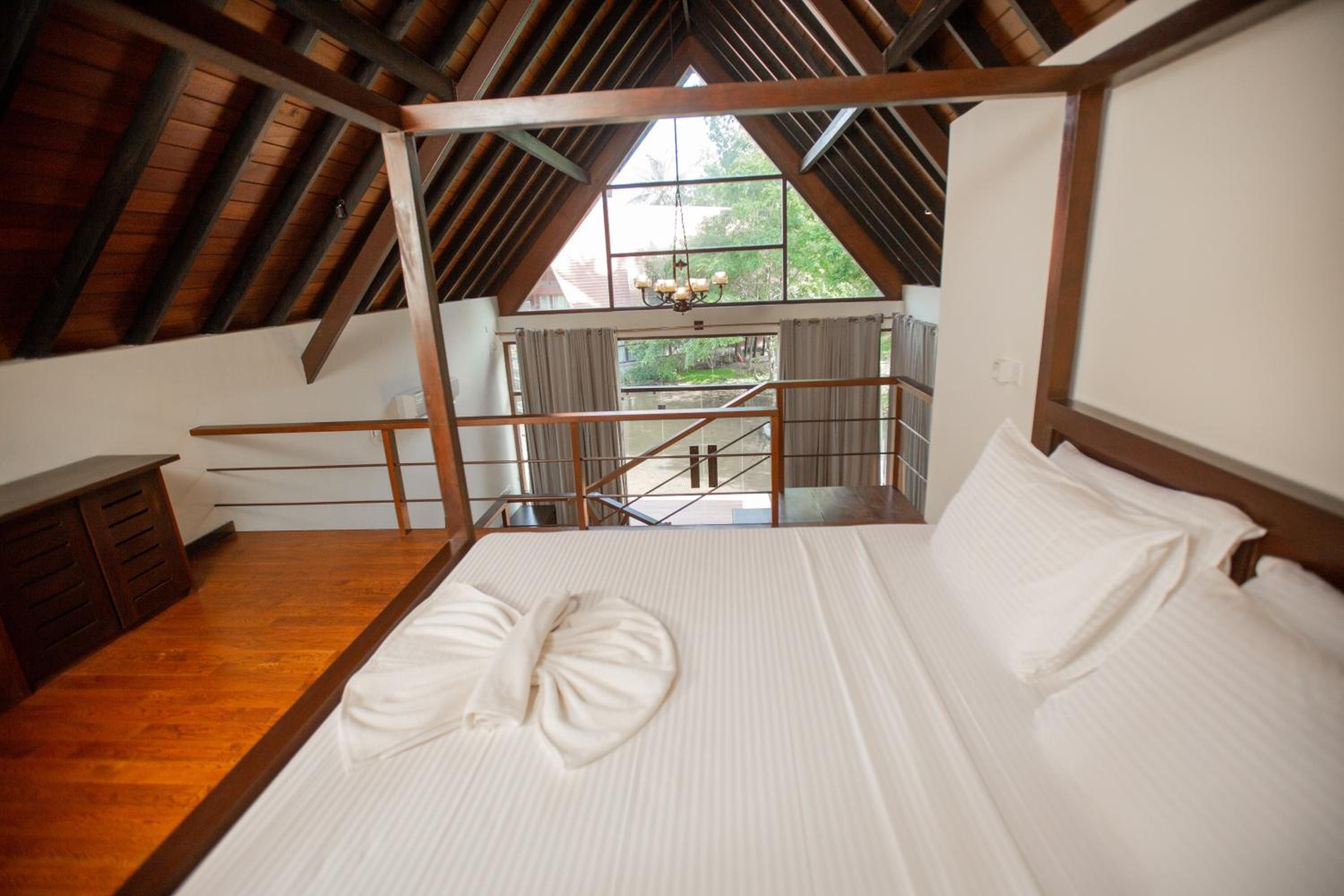 Quarto King com Vista para o Lago