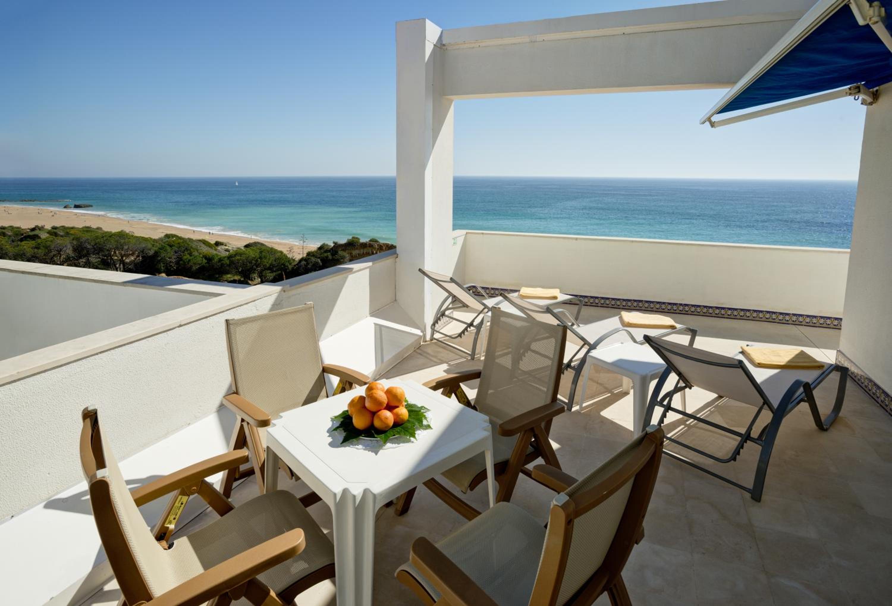 Deluxe Suite with Sea View (4 Adults) - Photo 8