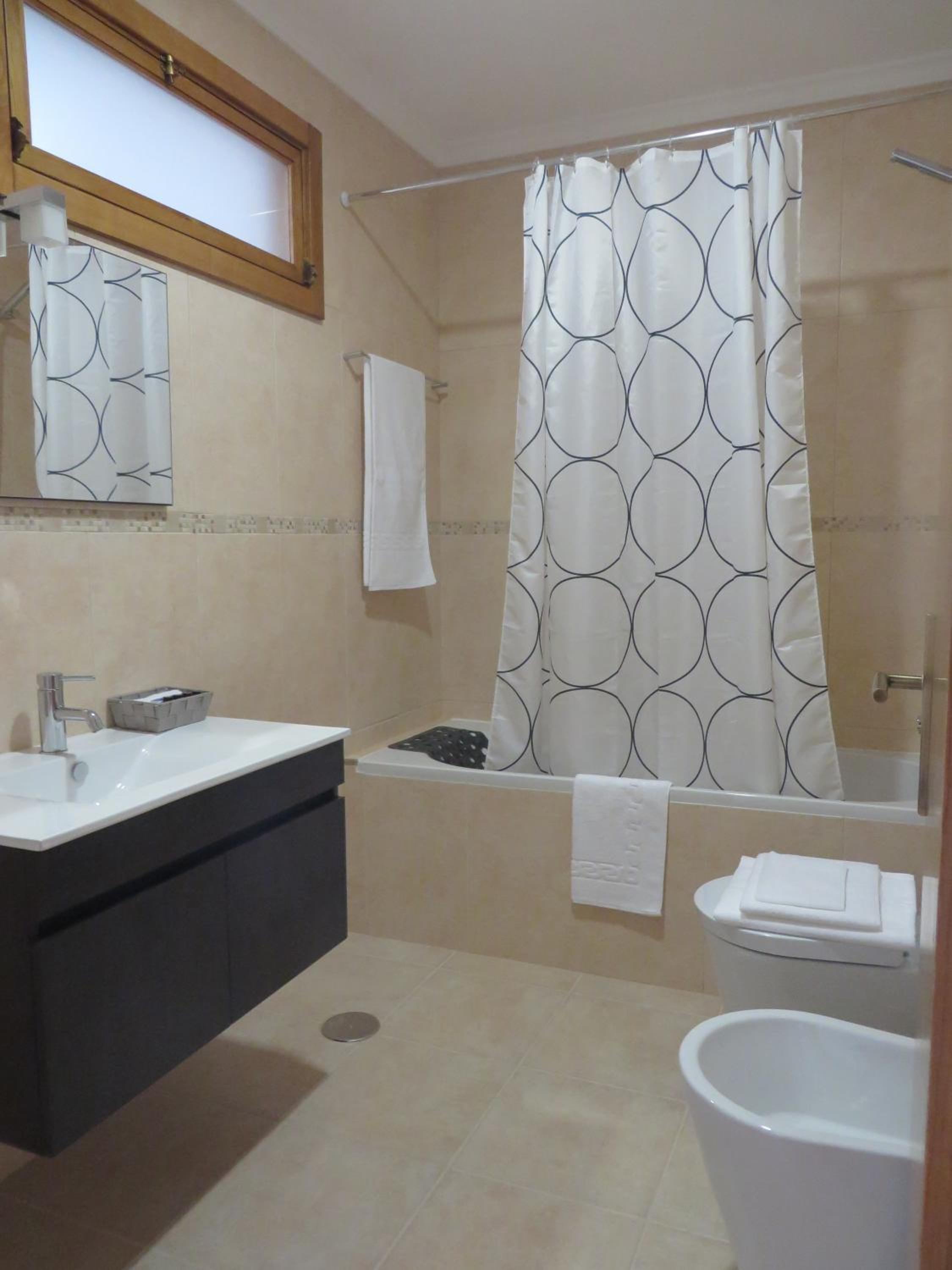 Double Room with Private Bathroom photo 2