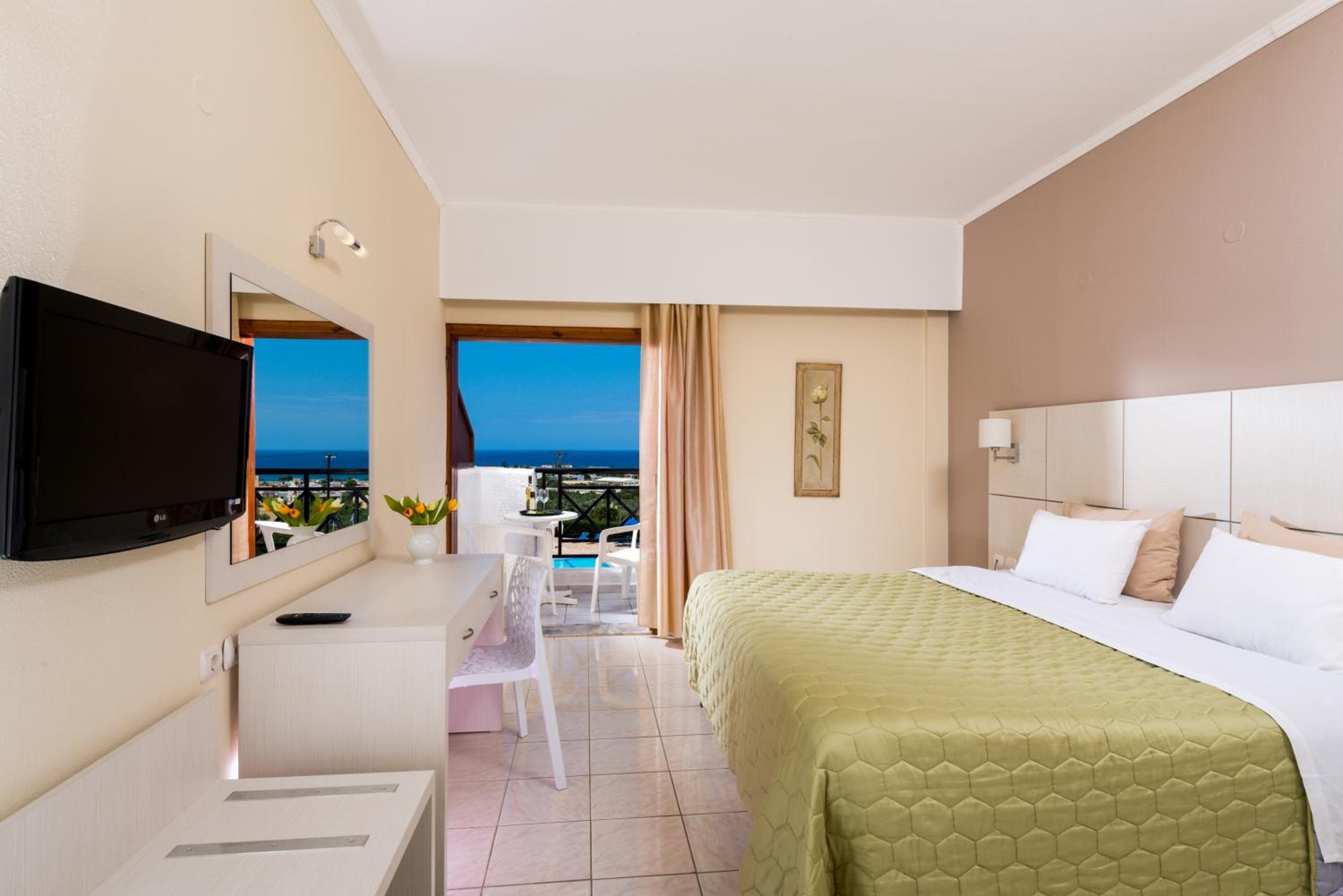 Classic Double Room with Sea View - Photo 1