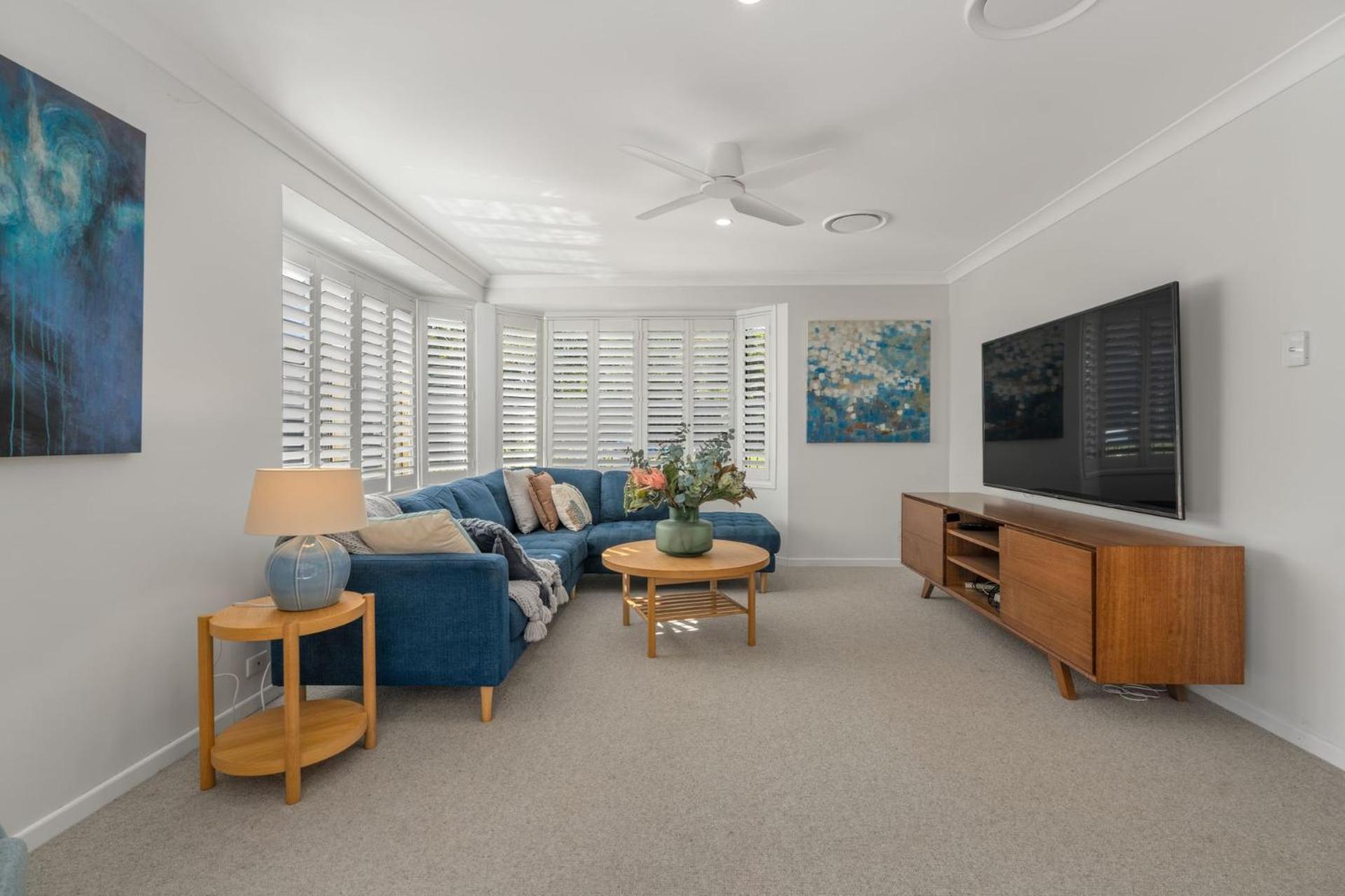 Five-Bedroom House photo 1