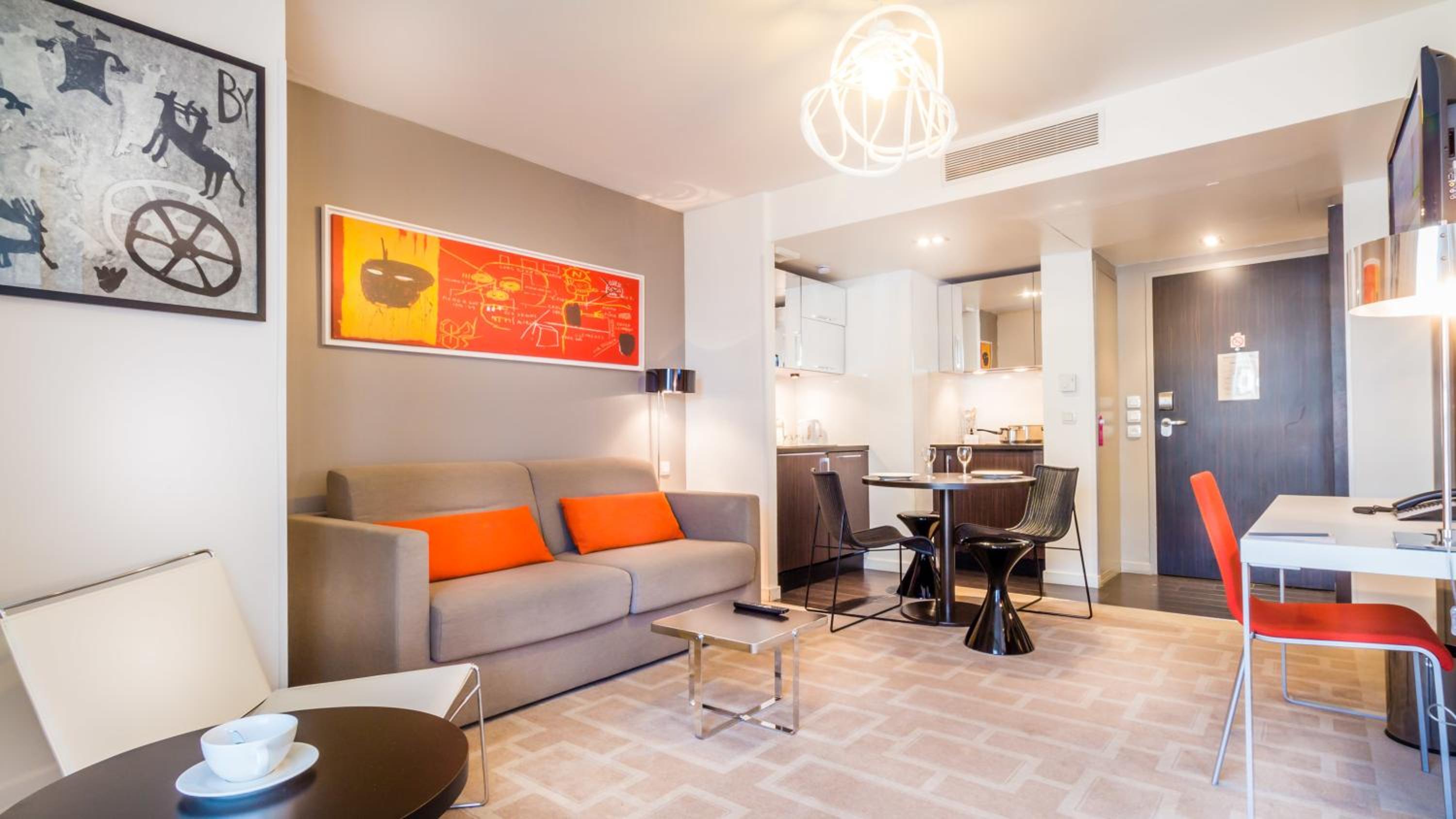 One-Bedroom Apartment - Photo 1