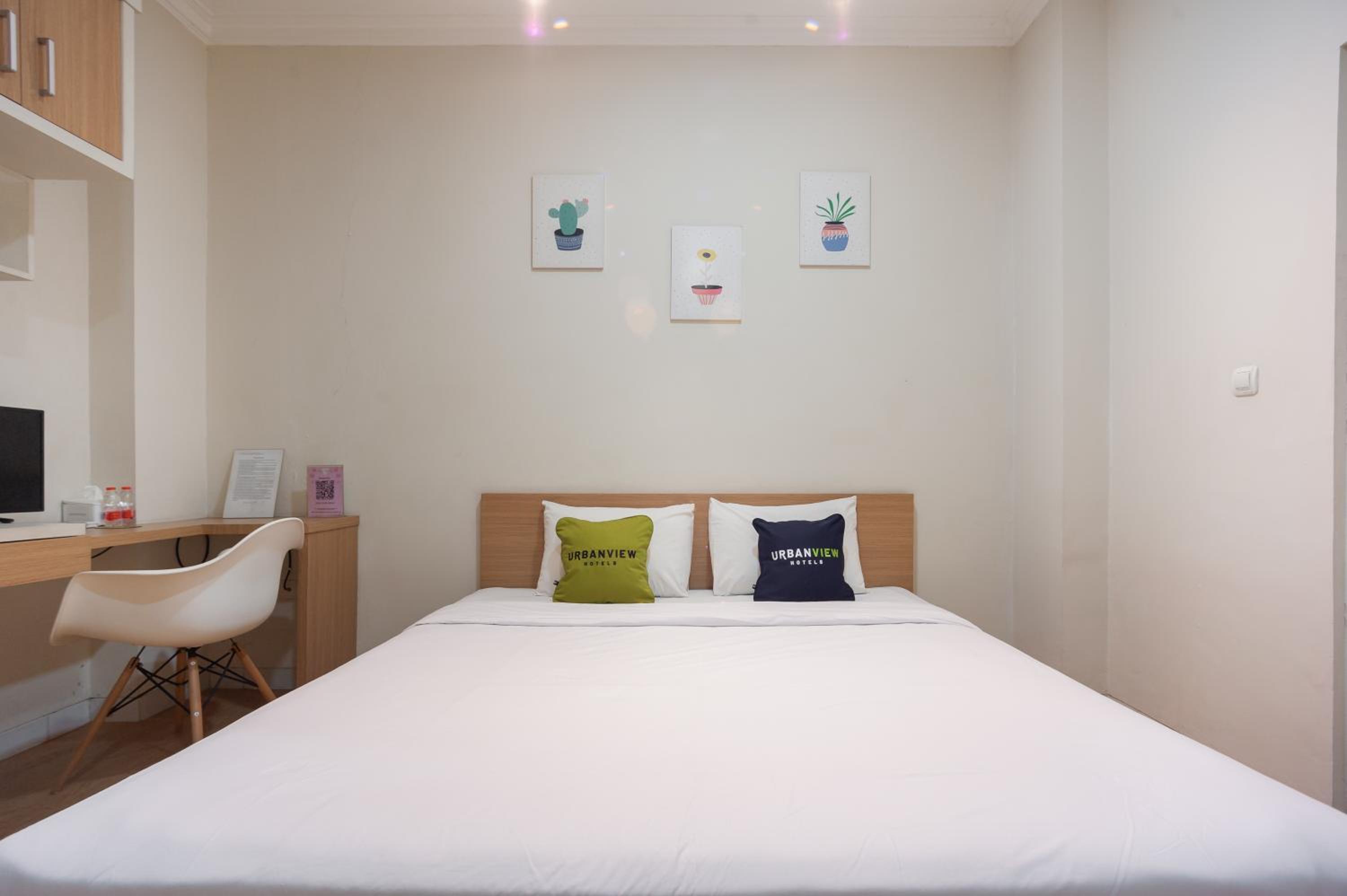 Deluxe Room - Photo 7