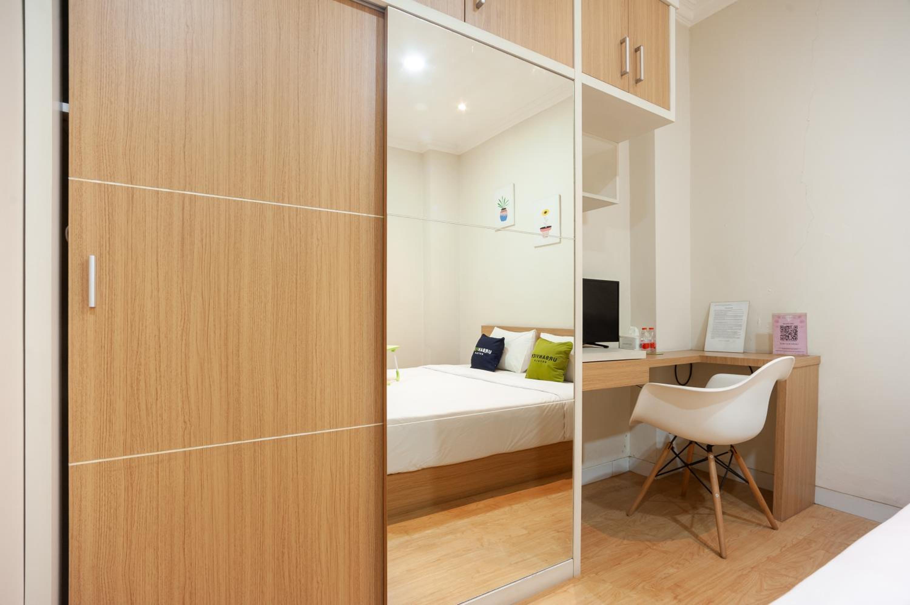 Deluxe Room - Photo 5