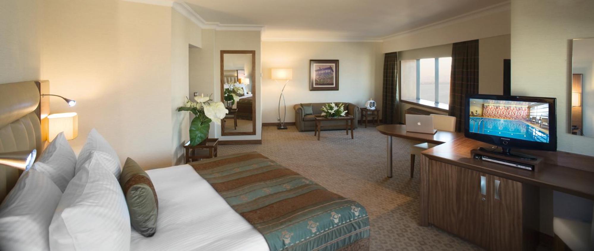 Junior King Suite