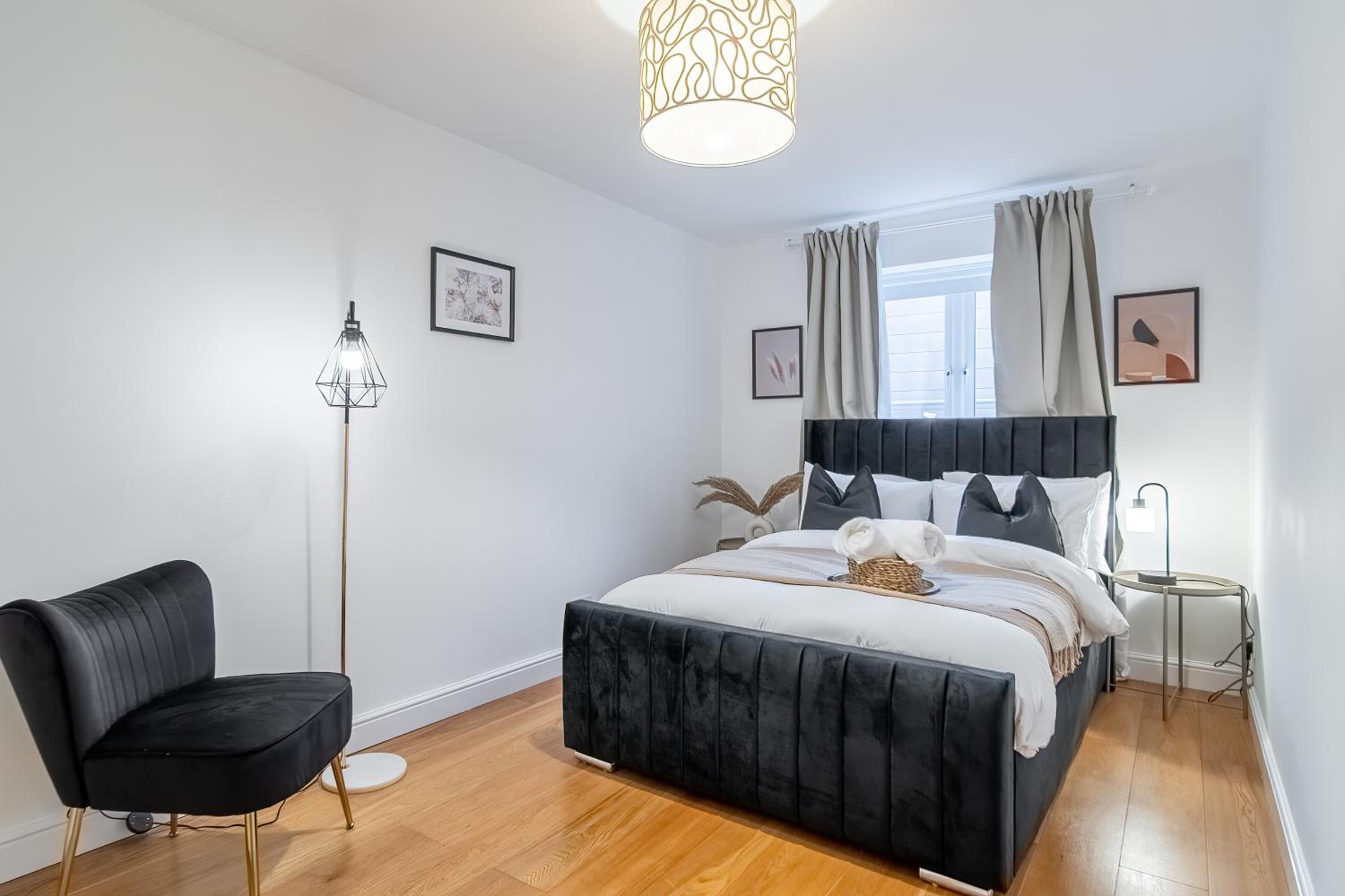 Three-Bedroom Apartment photo 2