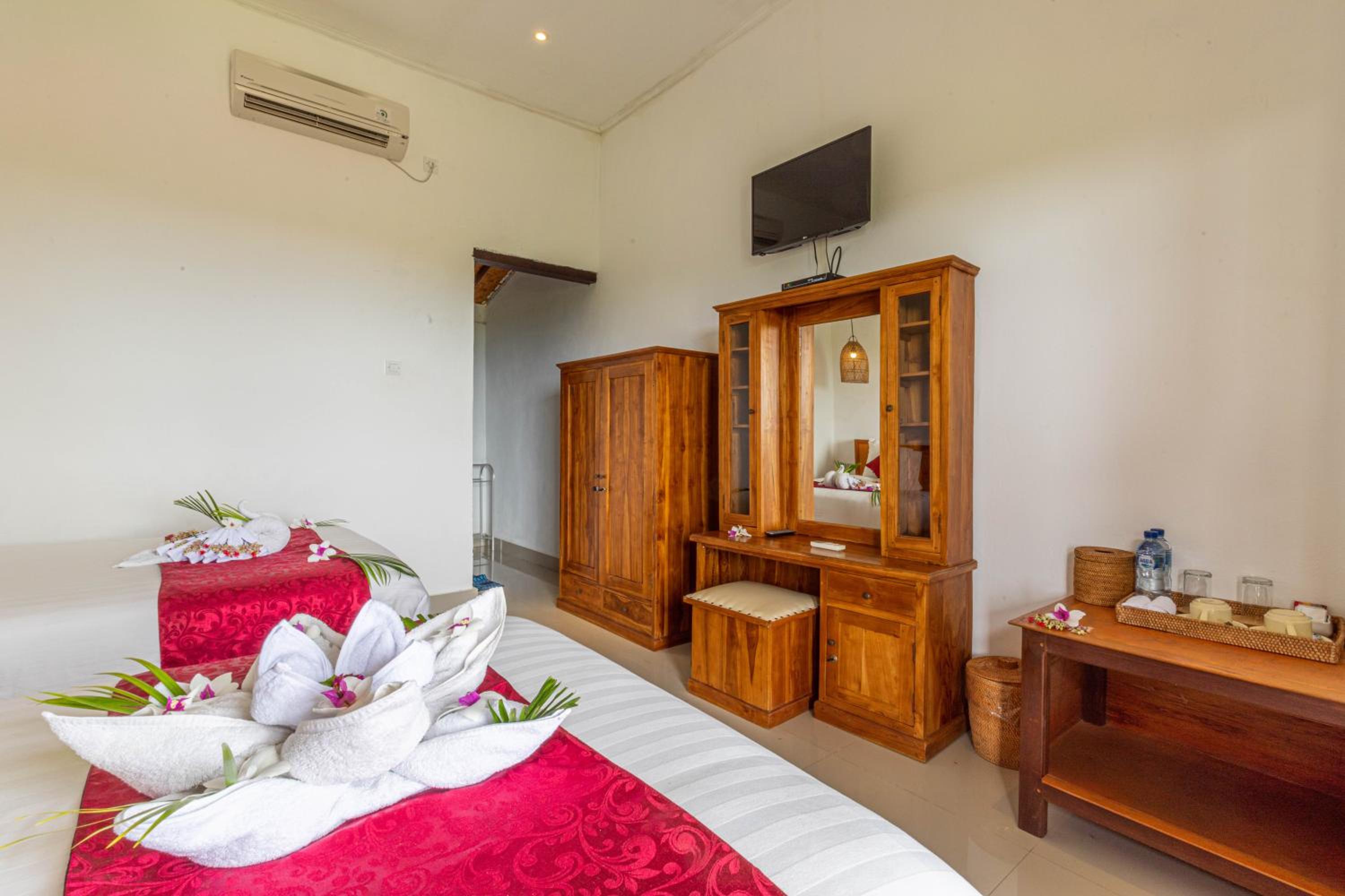 Twin Room with View - Photo 1