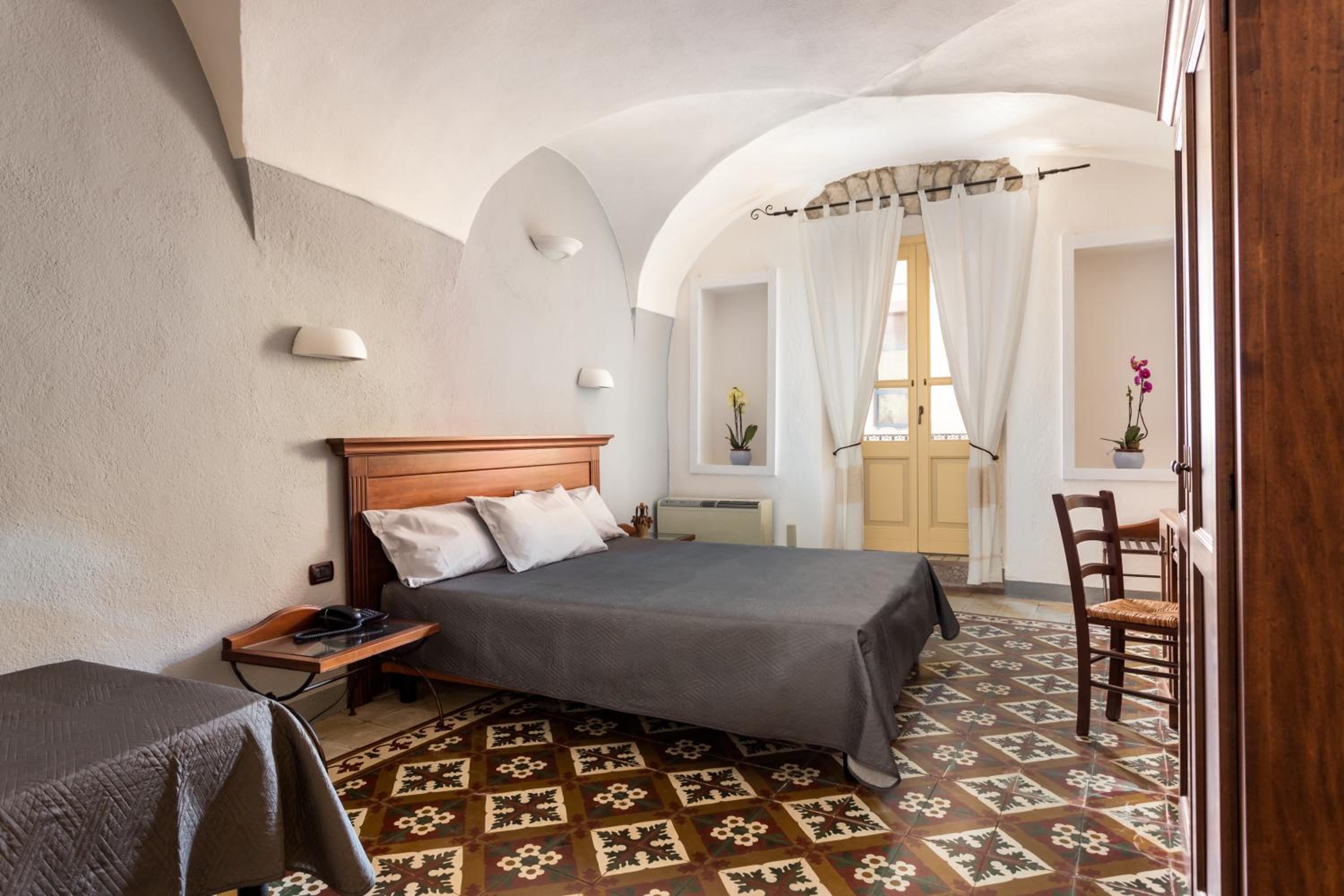 Triple Room with Terrace photo 1