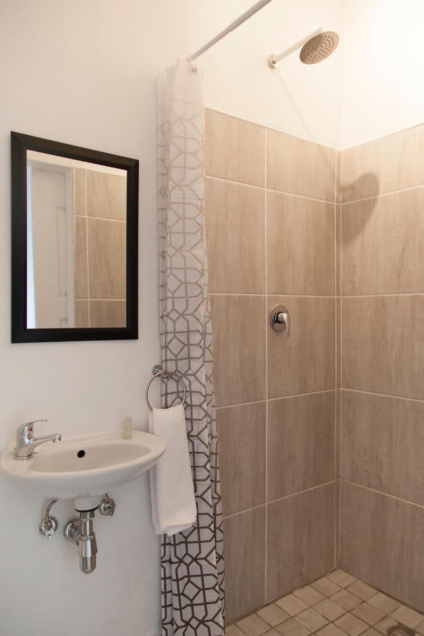 Double Room - Photo 12
