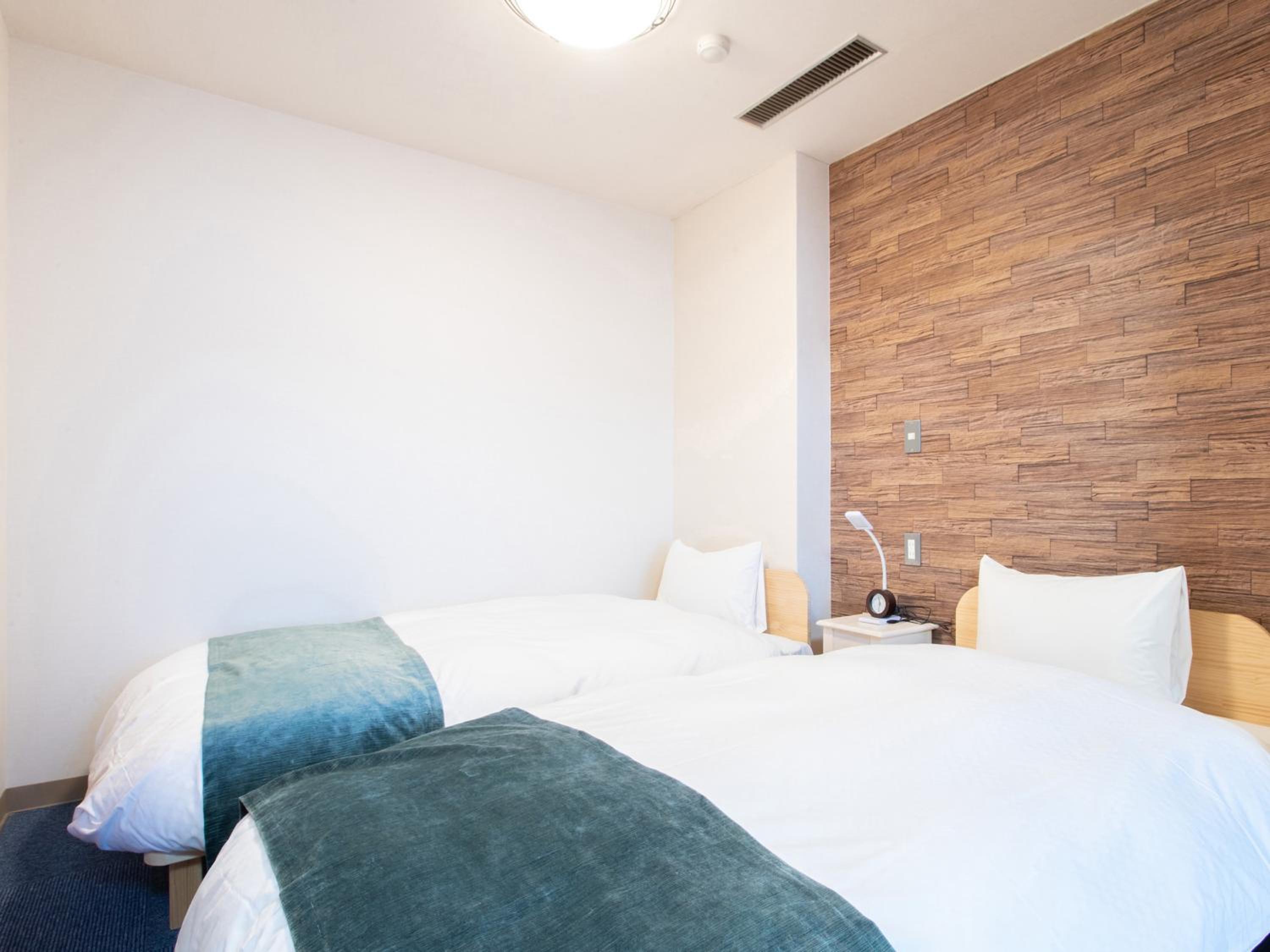 Standard Quadruple Room - Photo 17
